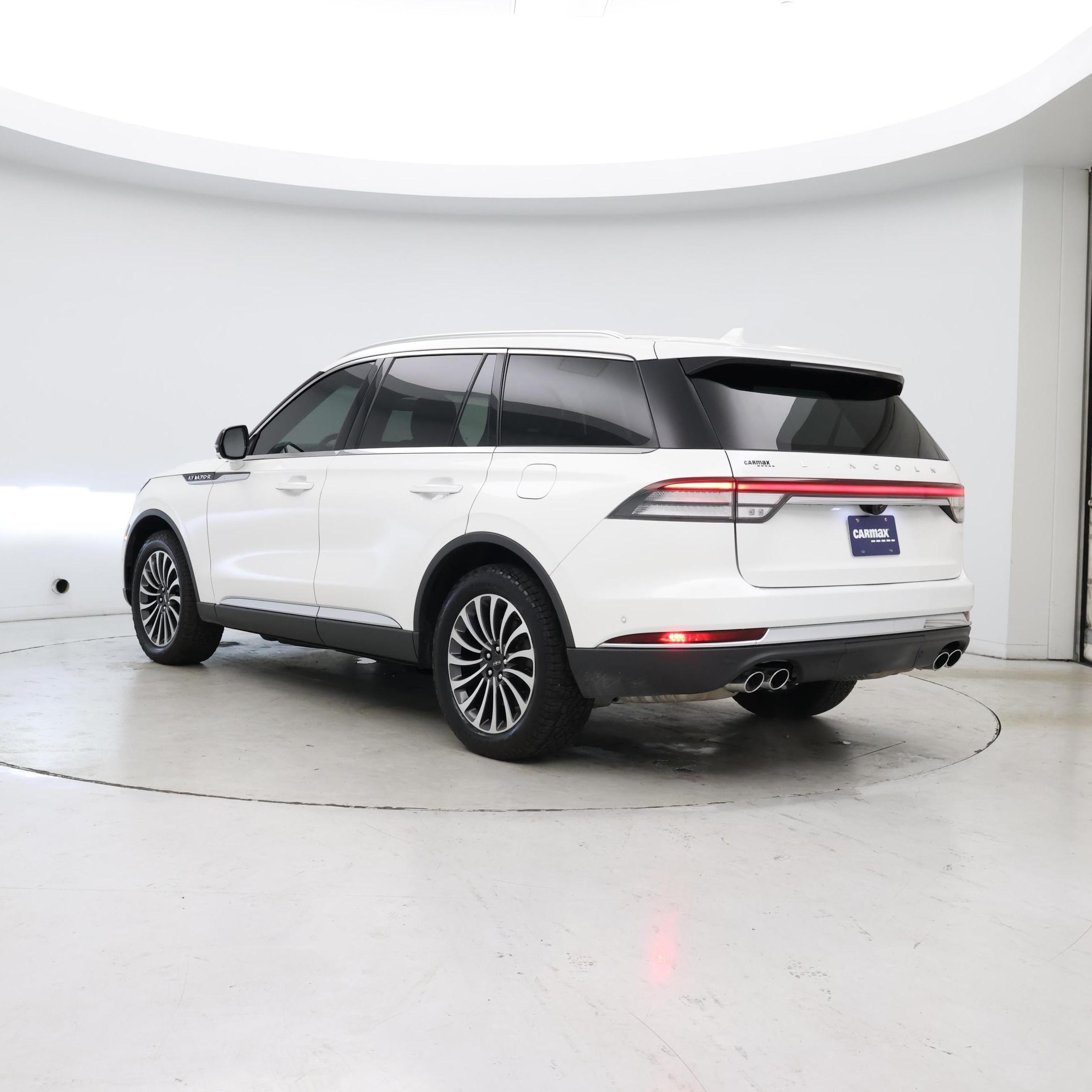 Thumbnail: 2023 Lincoln Aviator - 2