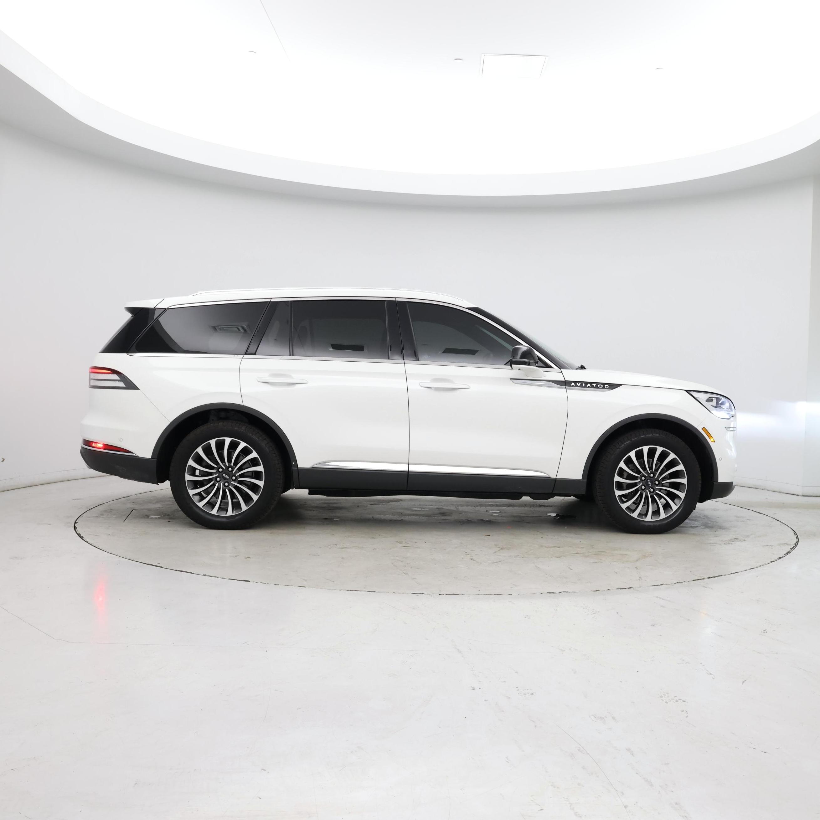 Thumbnail: 2023 Lincoln Aviator - 7
