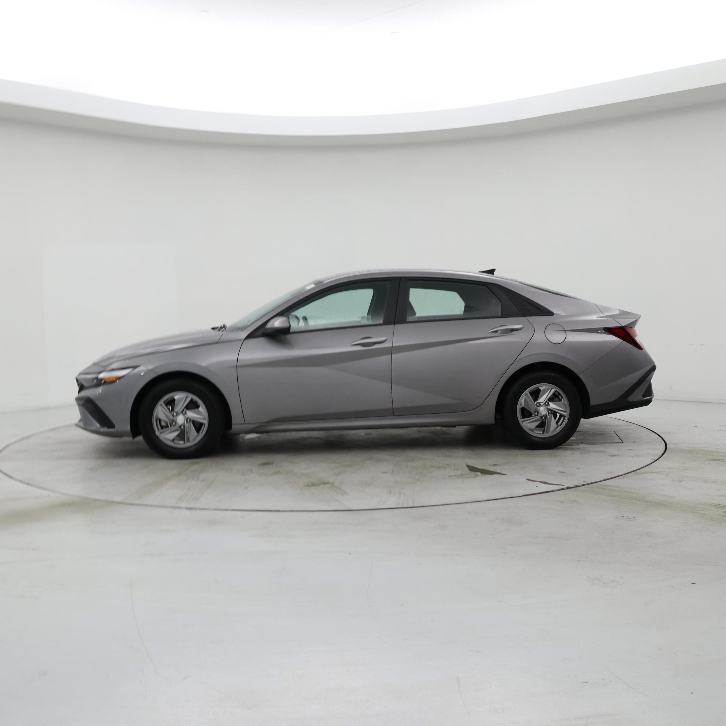 Thumbnail: 2024 Hyundai Elantra - 3