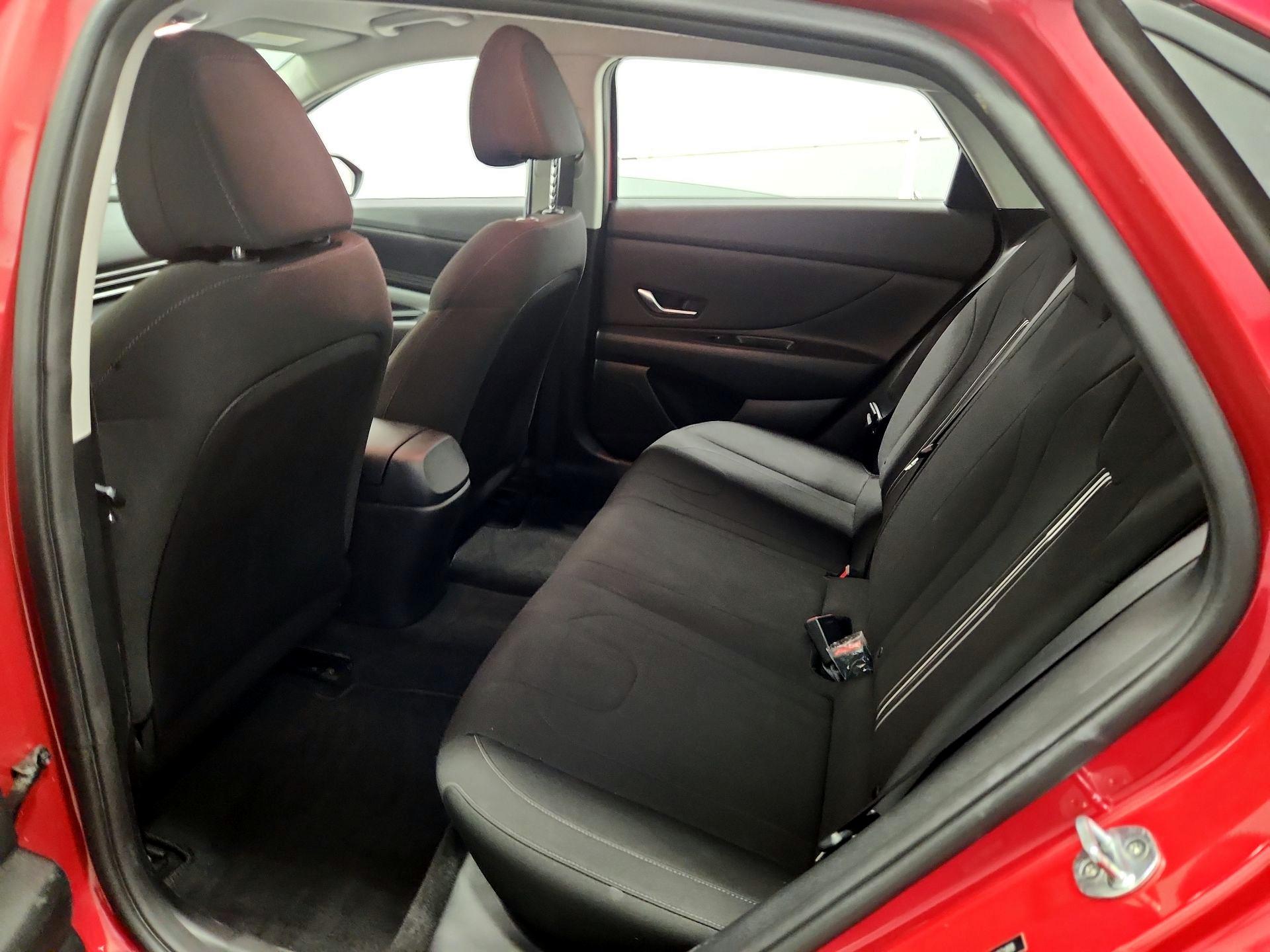 Thumbnail: 2022 Hyundai Elantra - 19