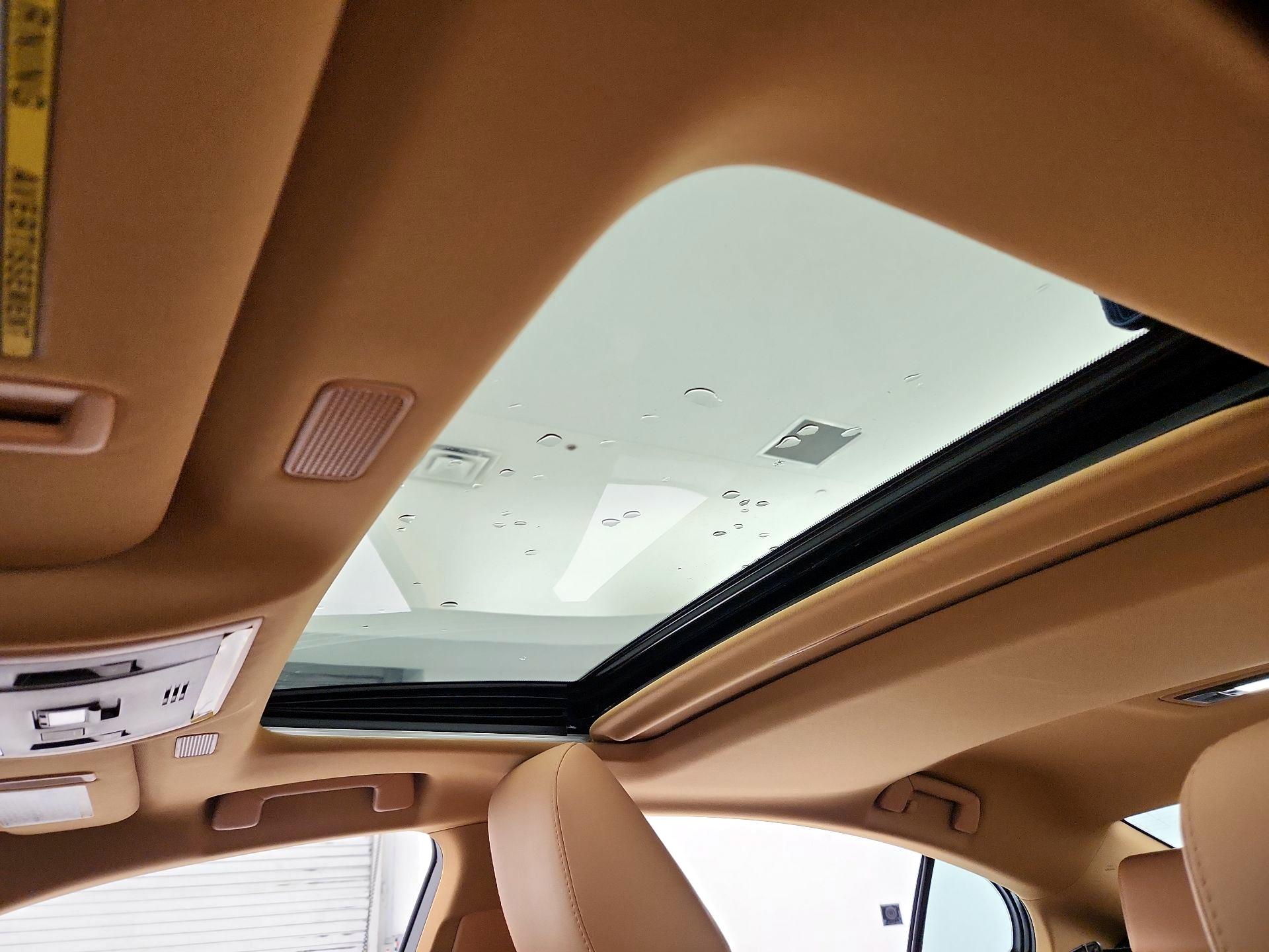 Thumbnail: 2022 Lexus ES - 19