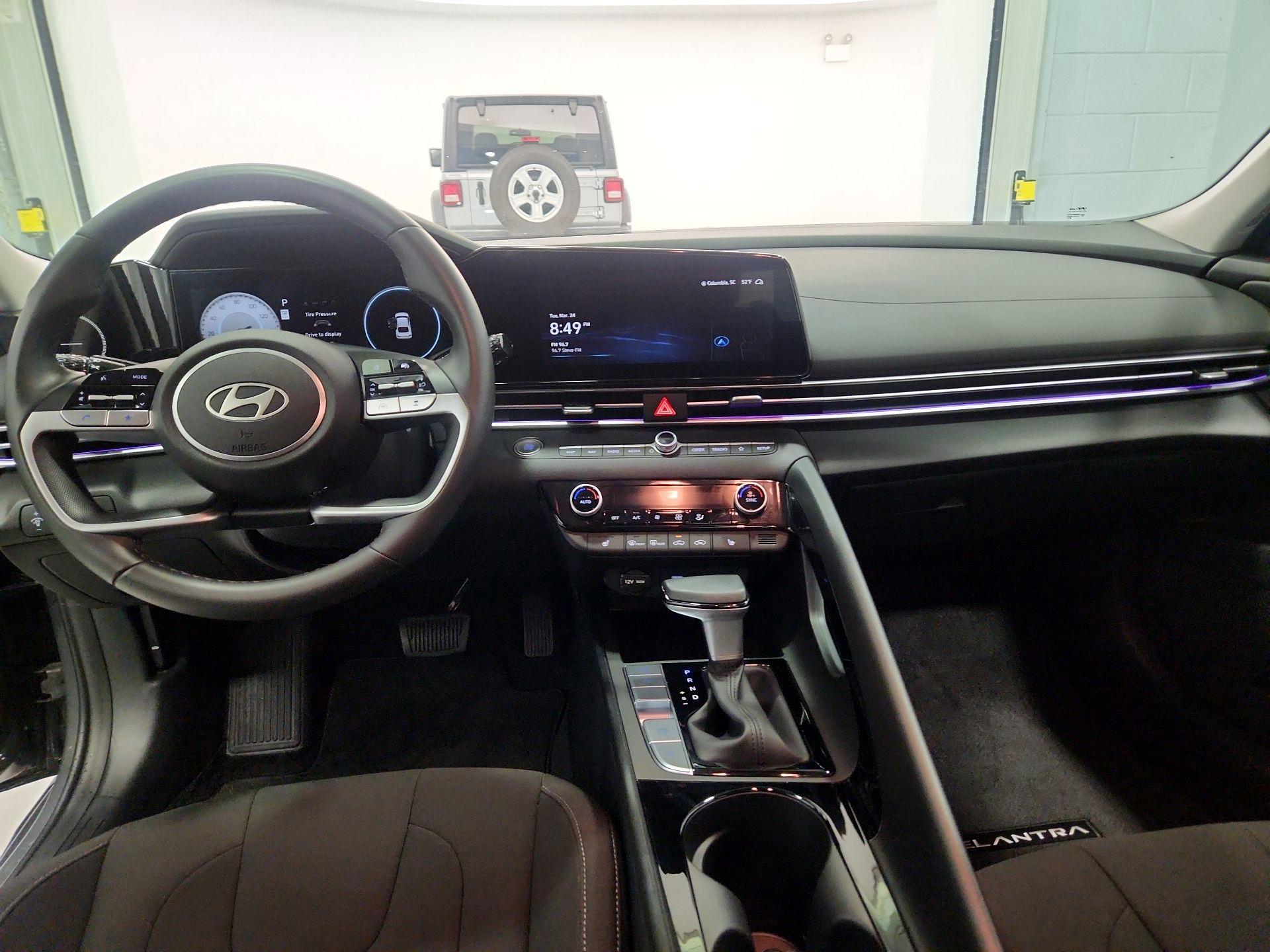 Thumbnail: 2025 Hyundai Elantra - 9