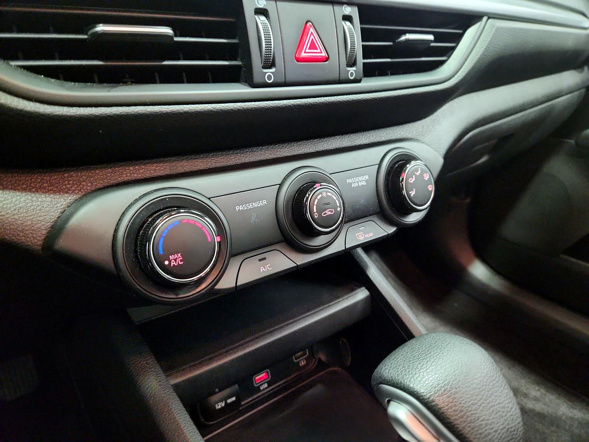 Thumbnail: 2024 Kia Forte - 16