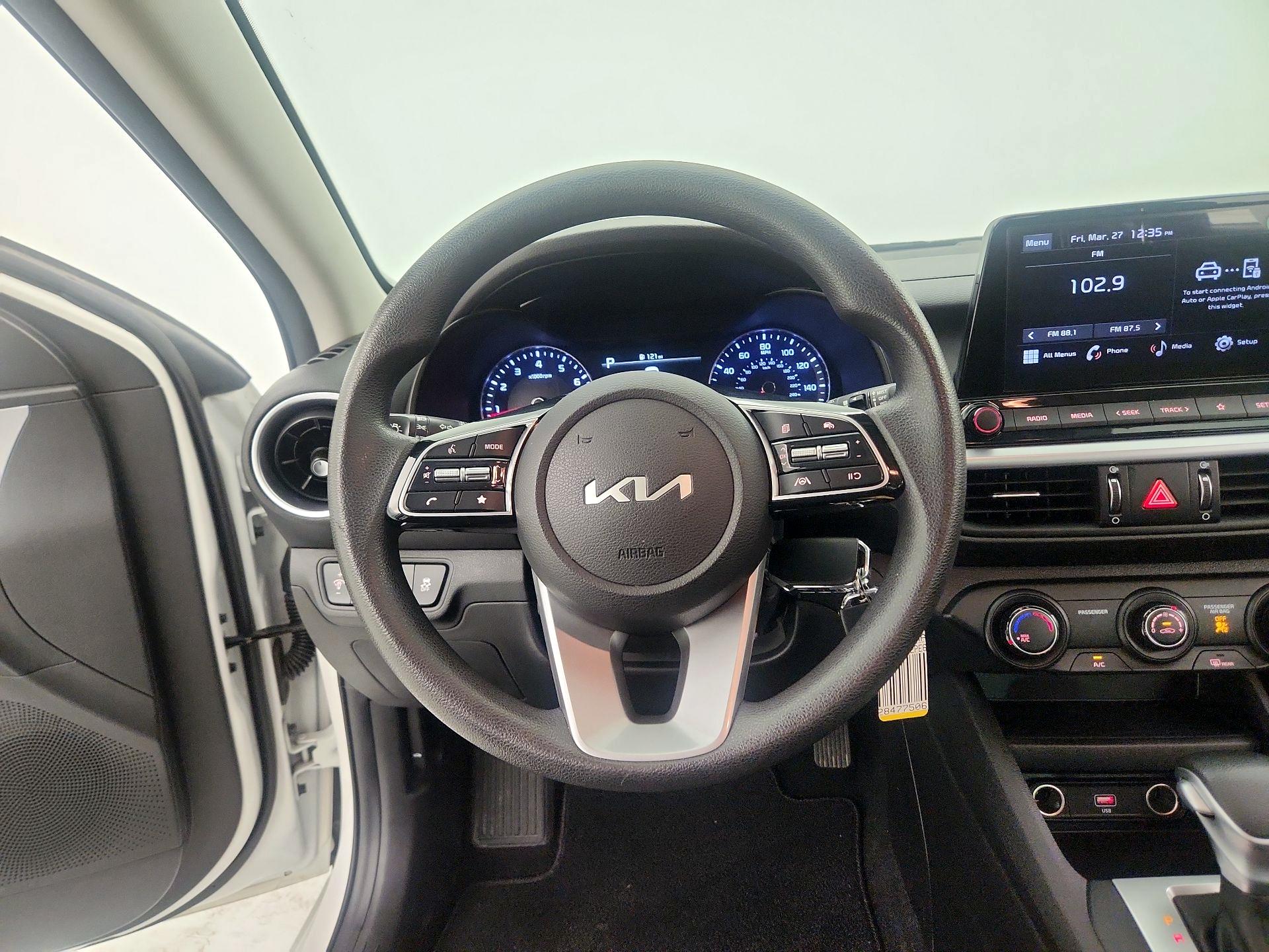 Thumbnail: 2023 Kia Forte - 10