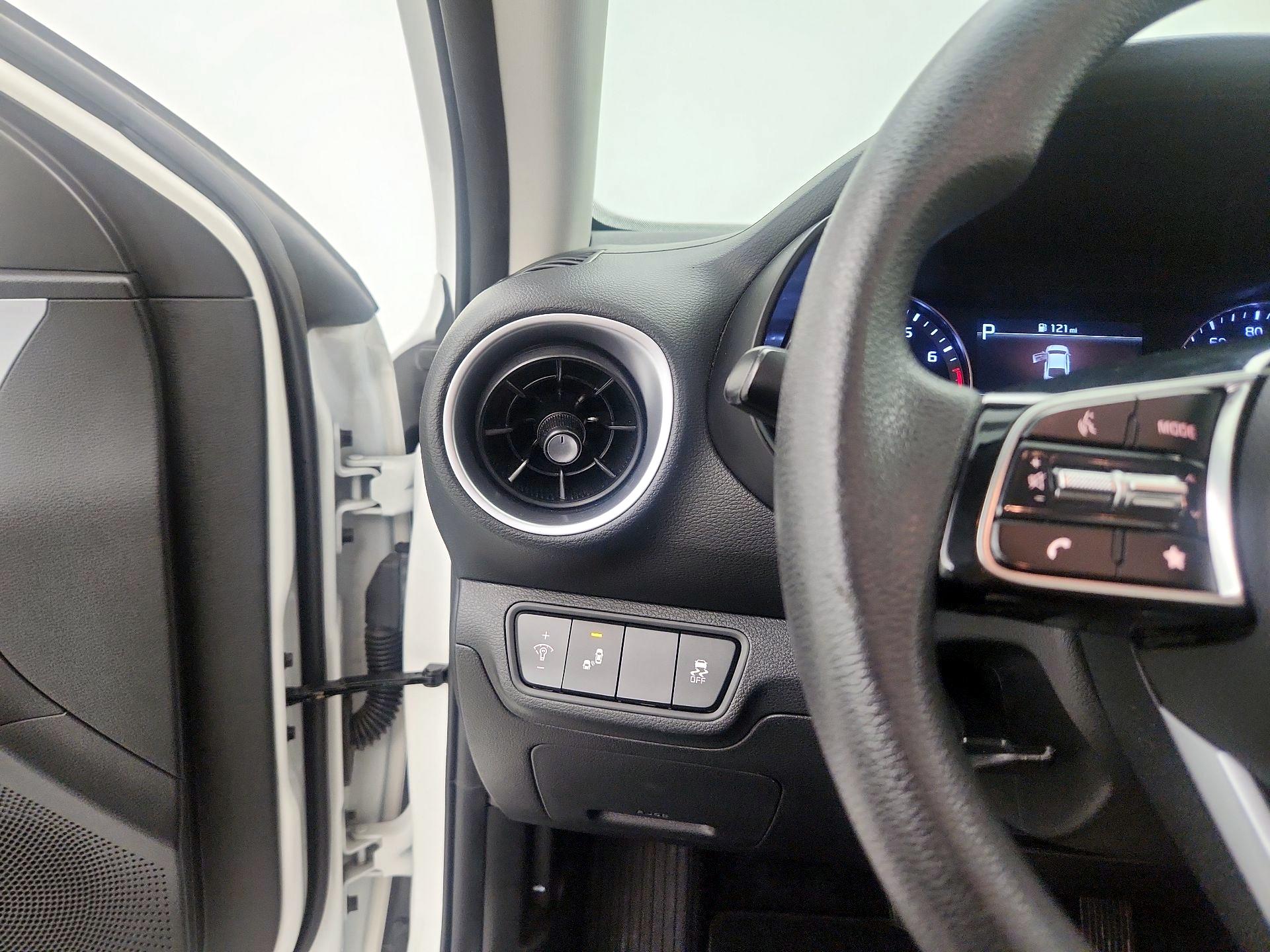 Thumbnail: 2023 Kia Forte - 13