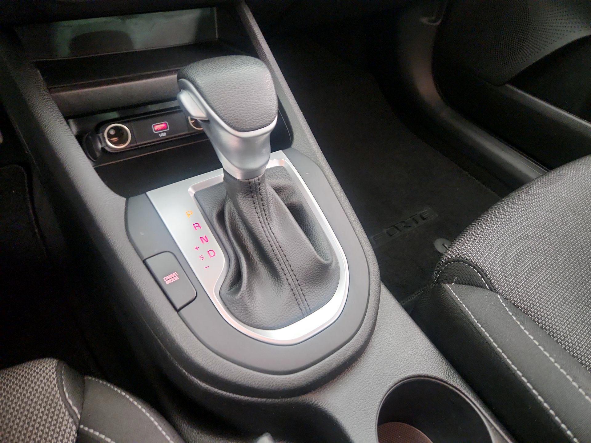 Thumbnail: 2023 Kia Forte - 17