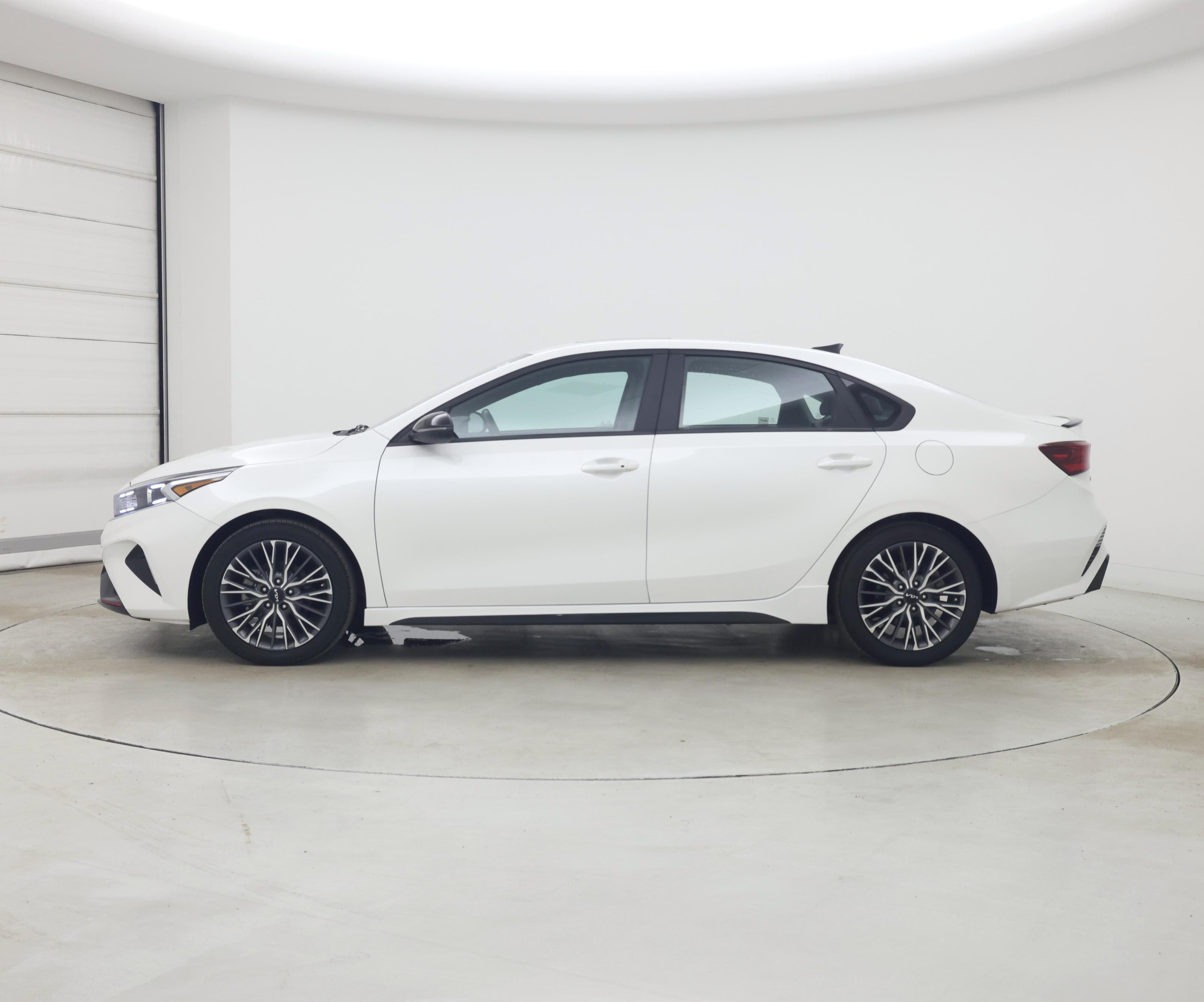 Thumbnail: 2023 Kia Forte - 3