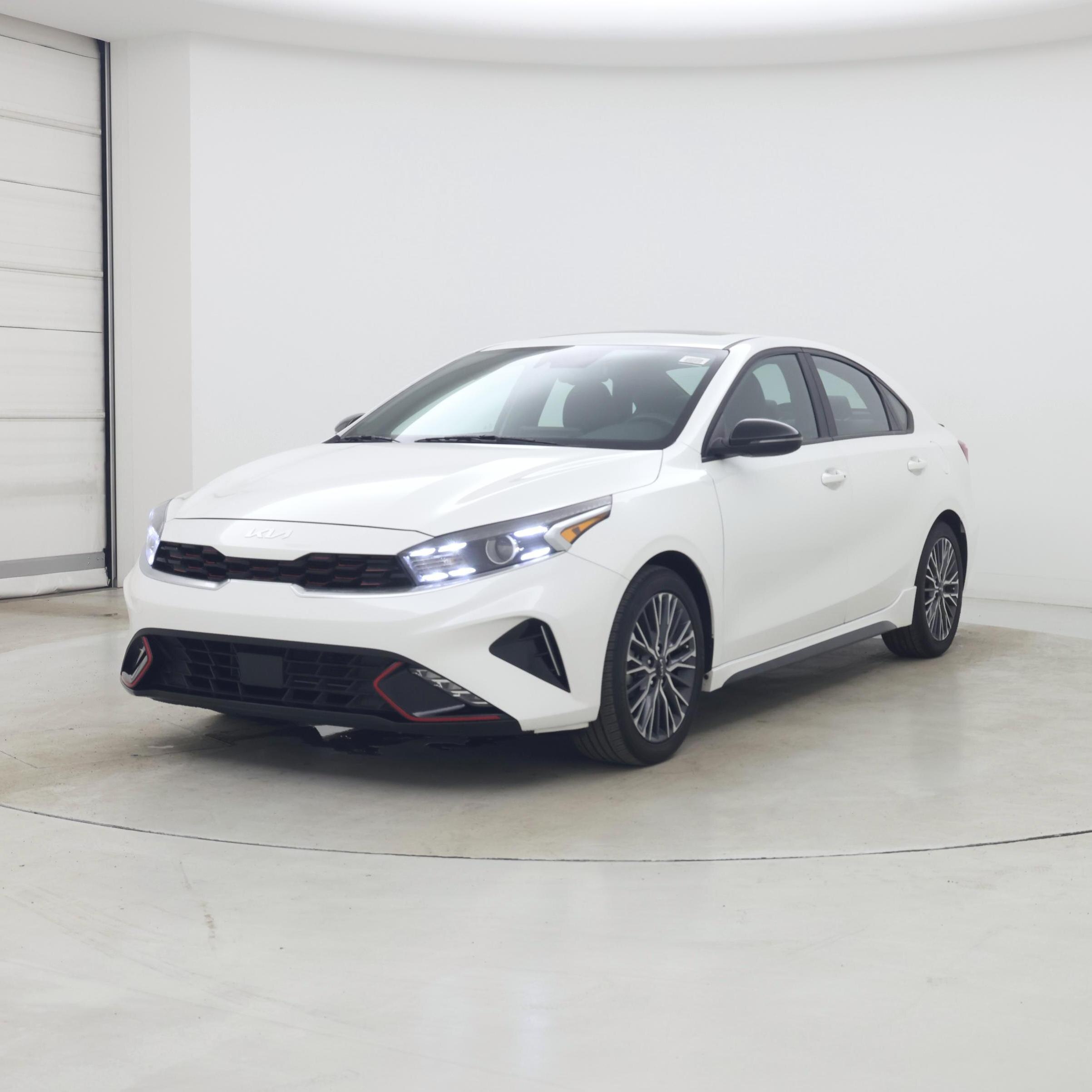 Thumbnail: 2023 Kia Forte - 4