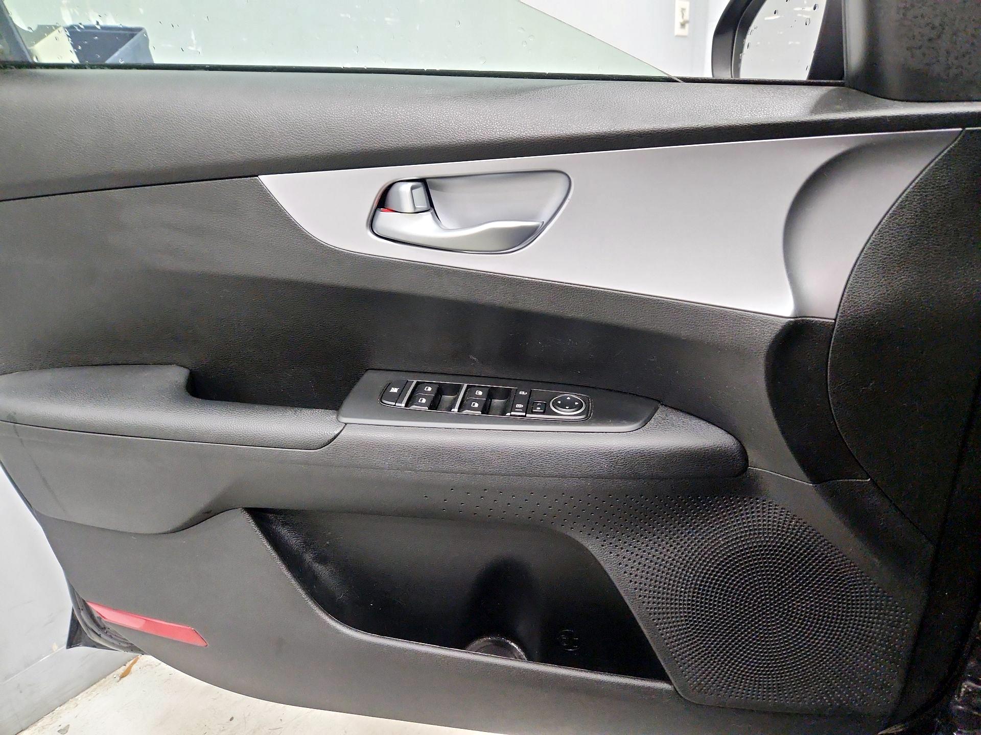 Thumbnail: 2023 Kia Forte - 12