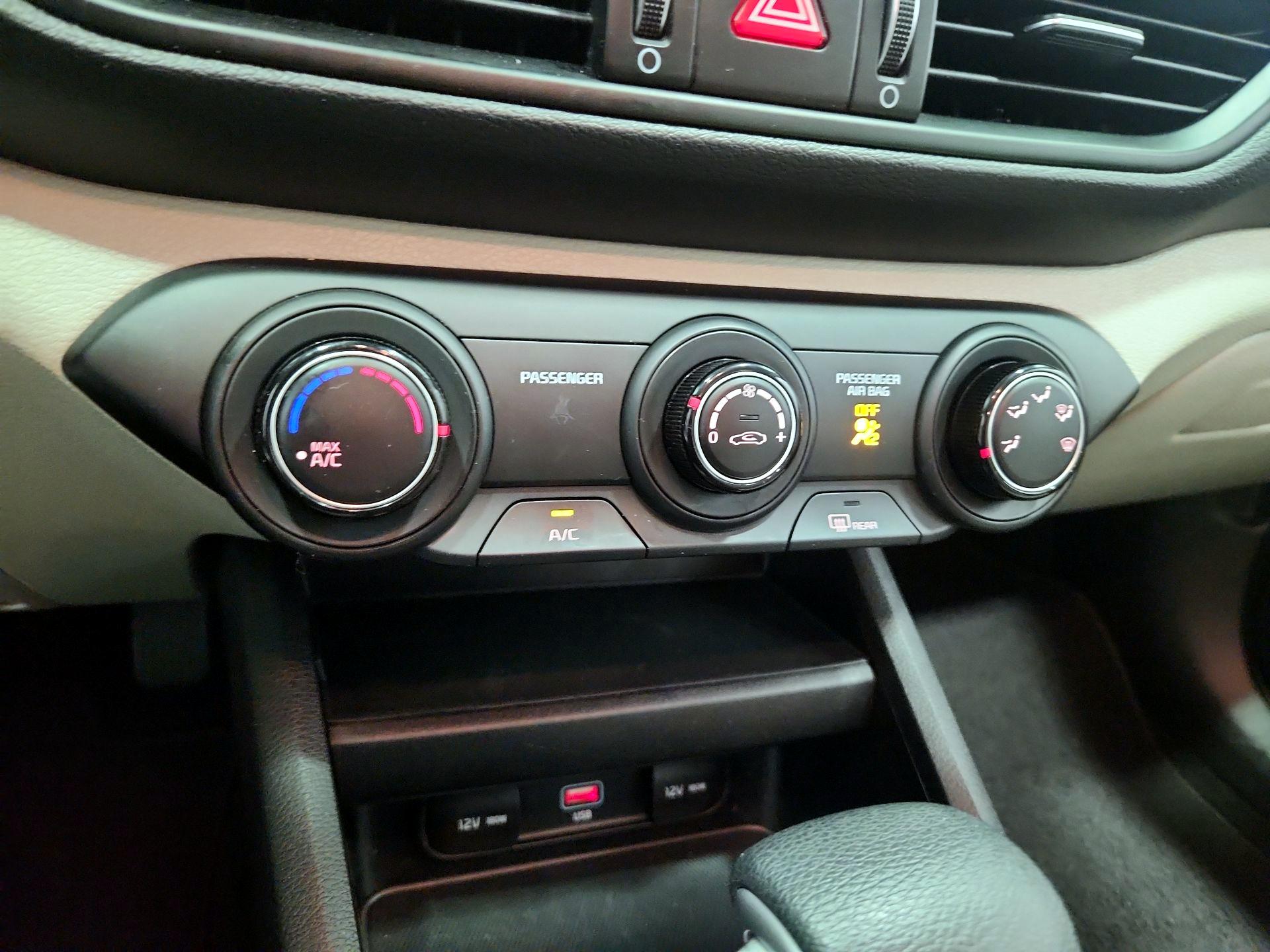 Thumbnail: 2023 Kia Forte - 16