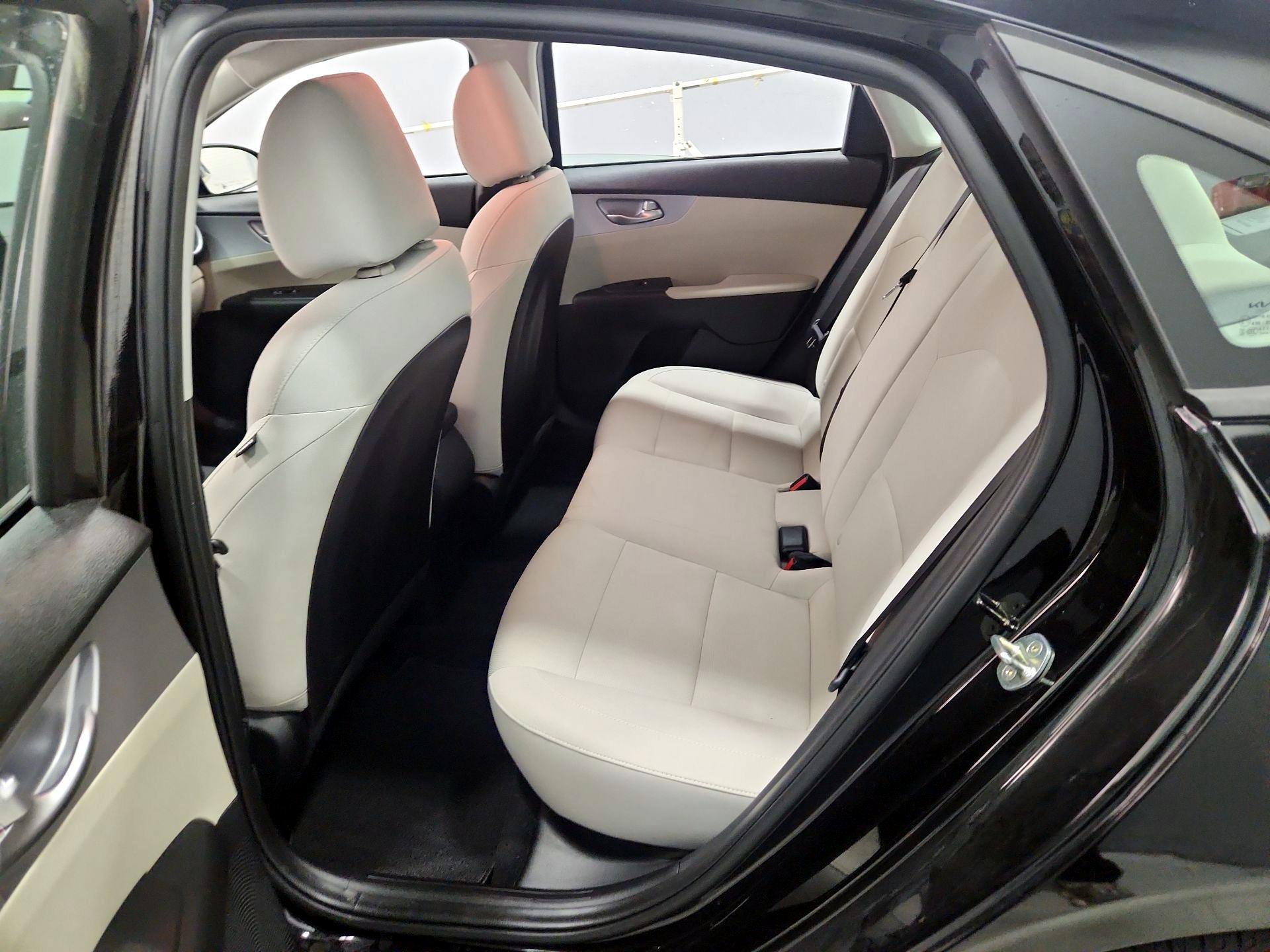 Thumbnail: 2023 Kia Forte - 19