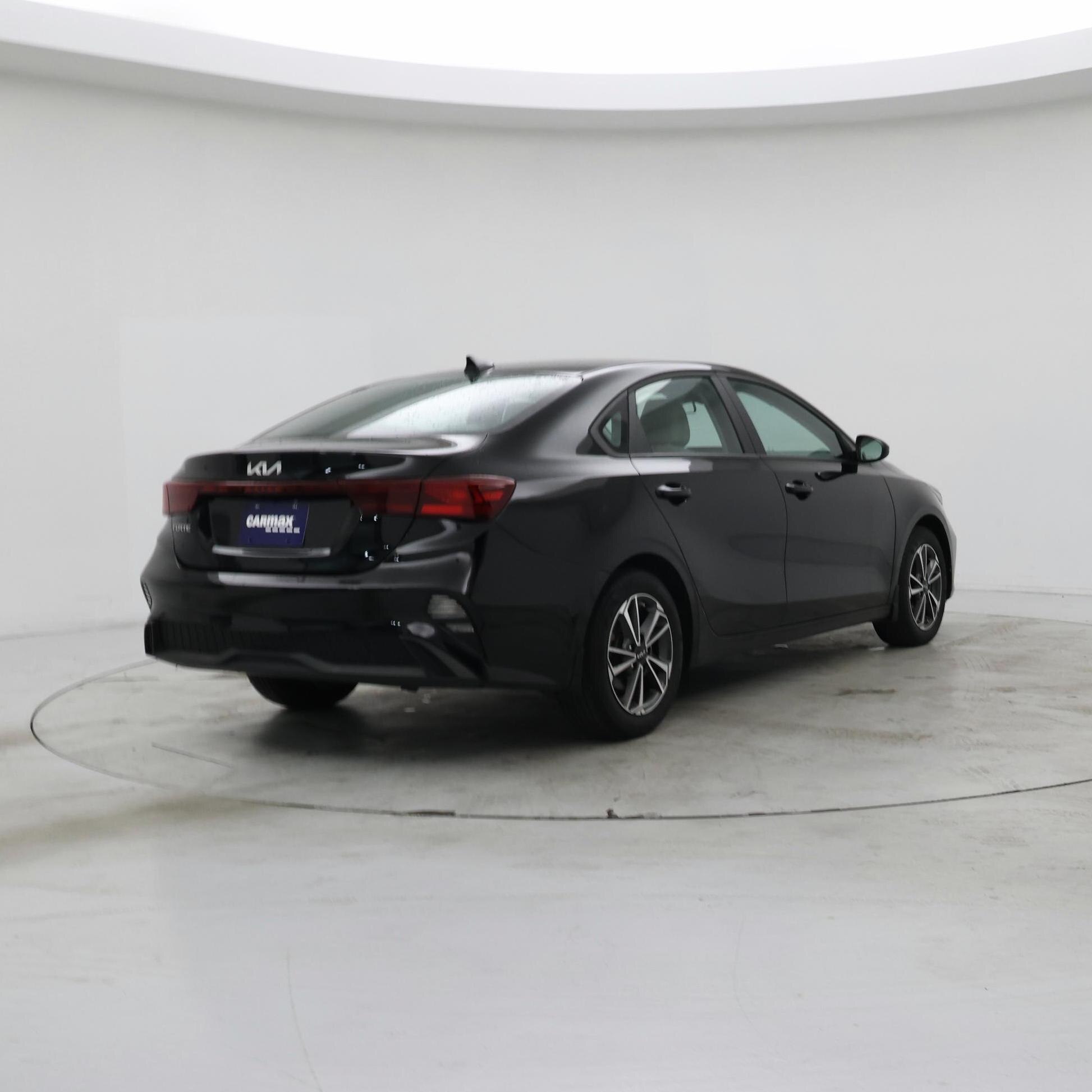 Thumbnail: 2023 Kia Forte - 8