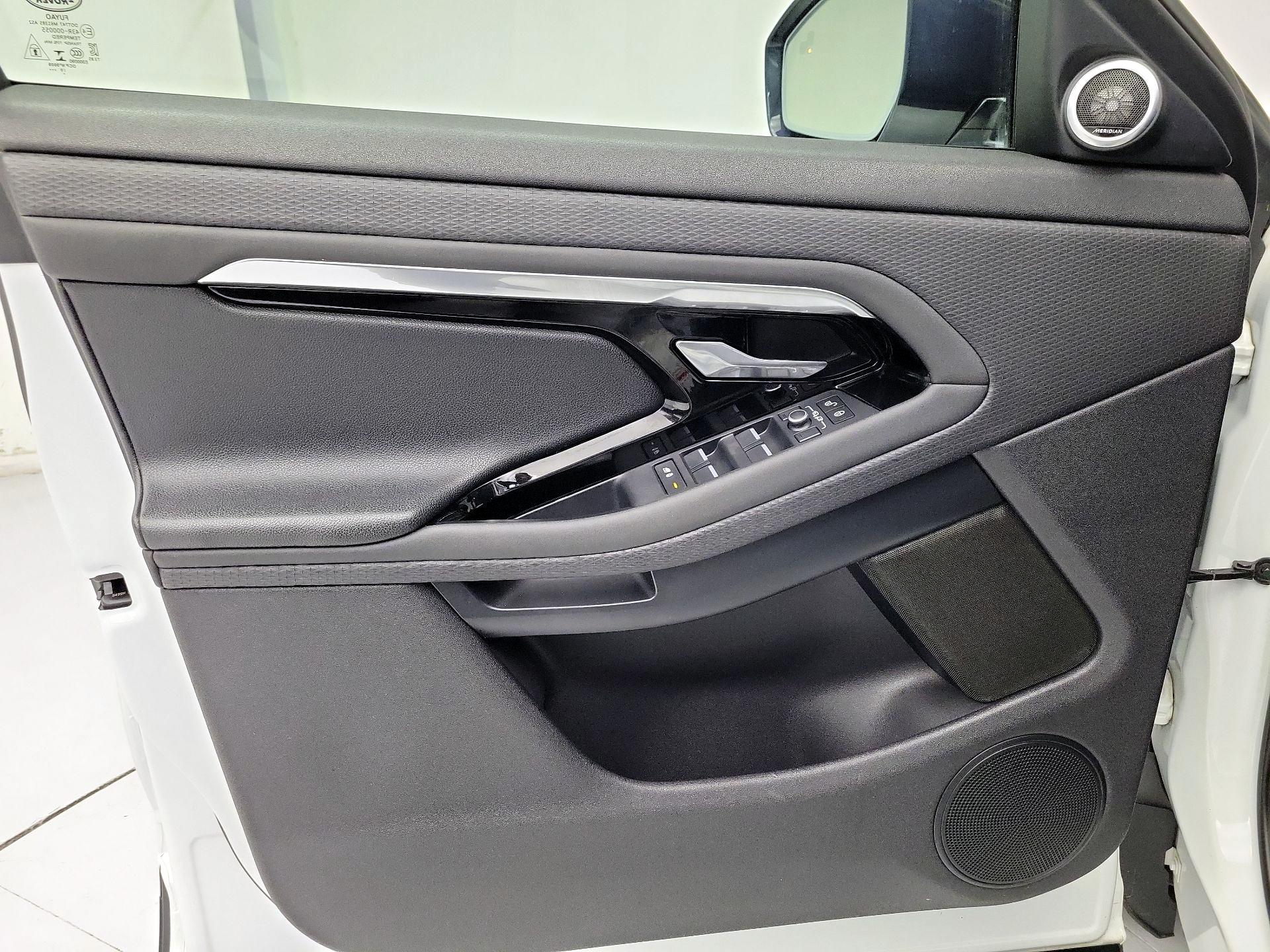 Thumbnail: 2020 Land Rover Range Rover Evoque - 12