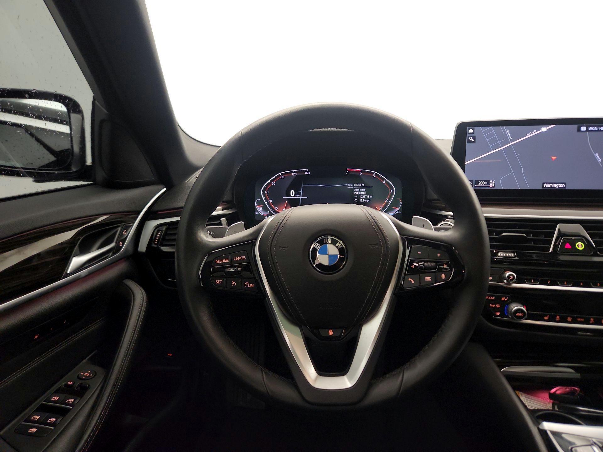 Thumbnail: 2023 BMW 5 Series - 10