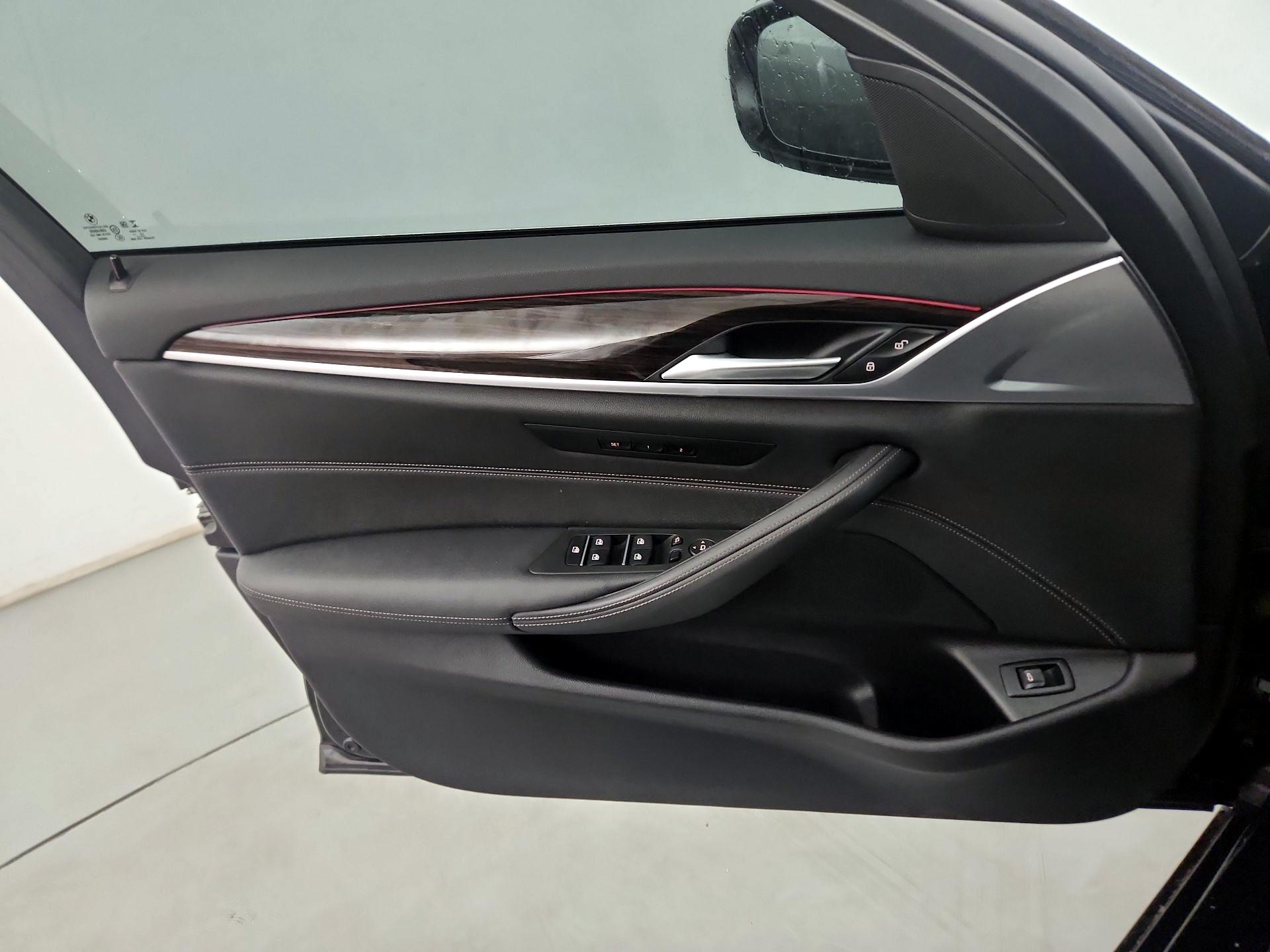 Thumbnail: 2023 BMW 5 Series - 12