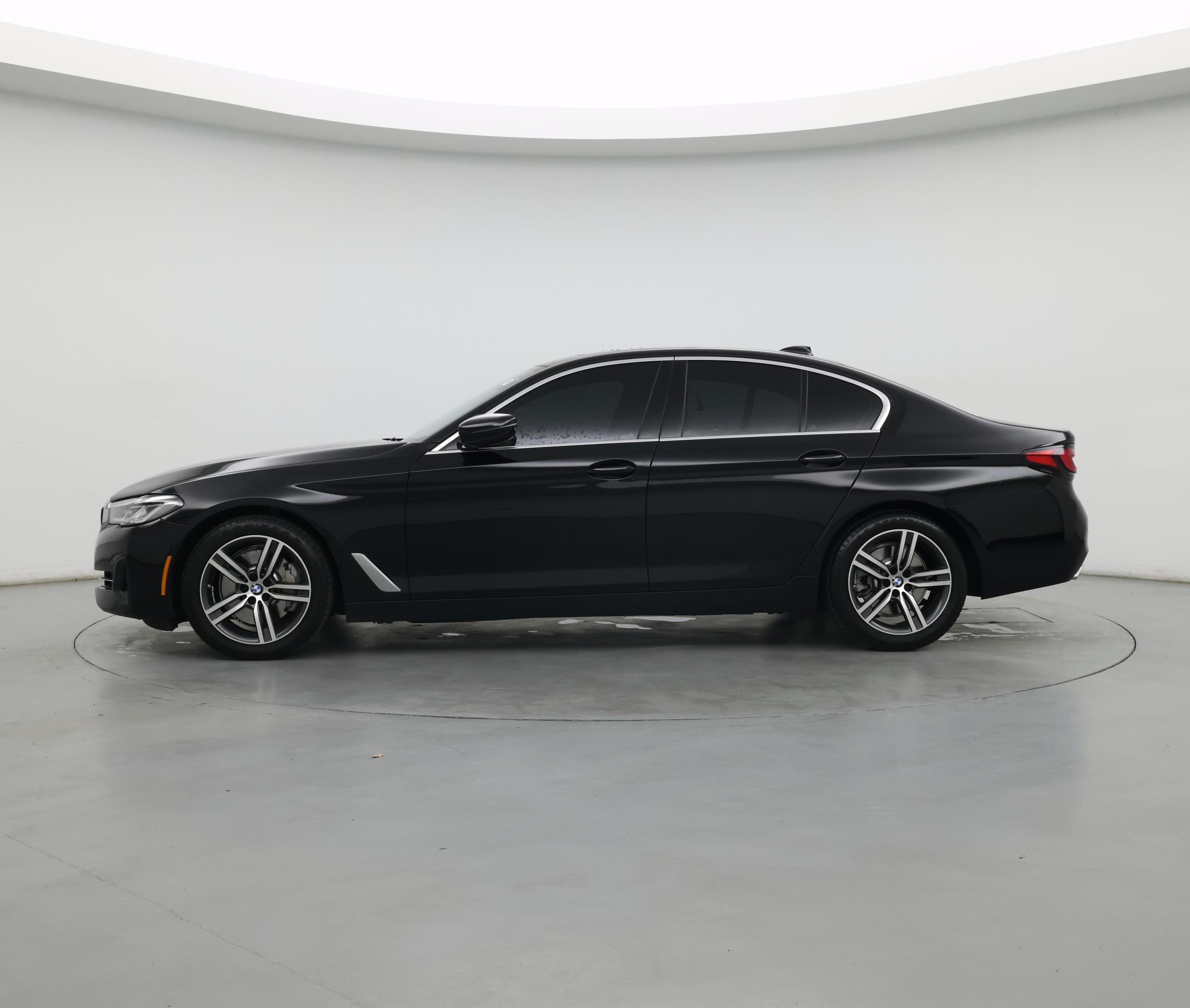 Thumbnail: 2023 BMW 5 Series - 3