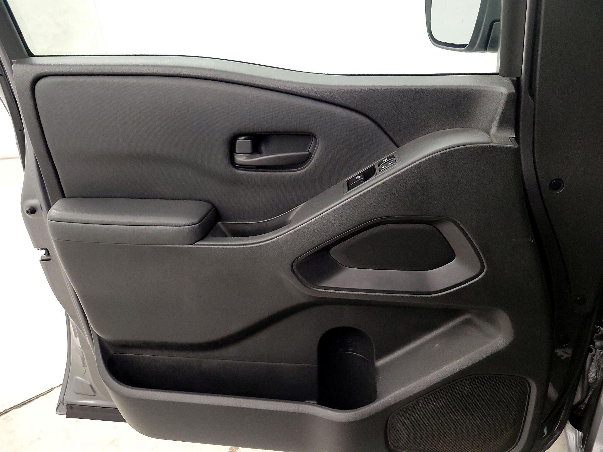 Thumbnail: 2022 Nissan Frontier - 12