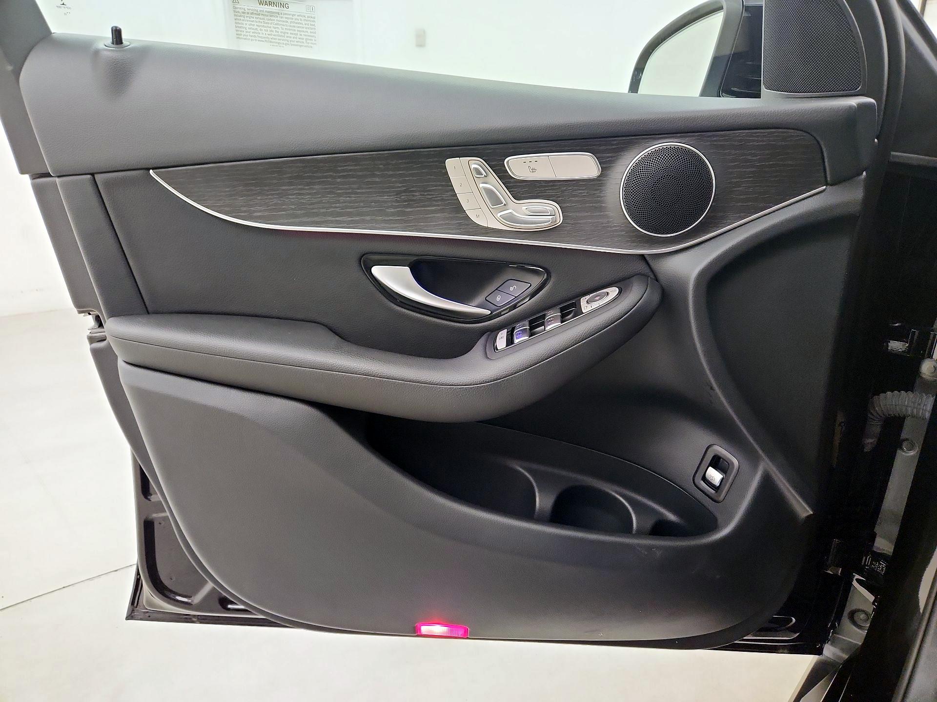 Thumbnail: 2022 Mercedes-Benz GLC - 12