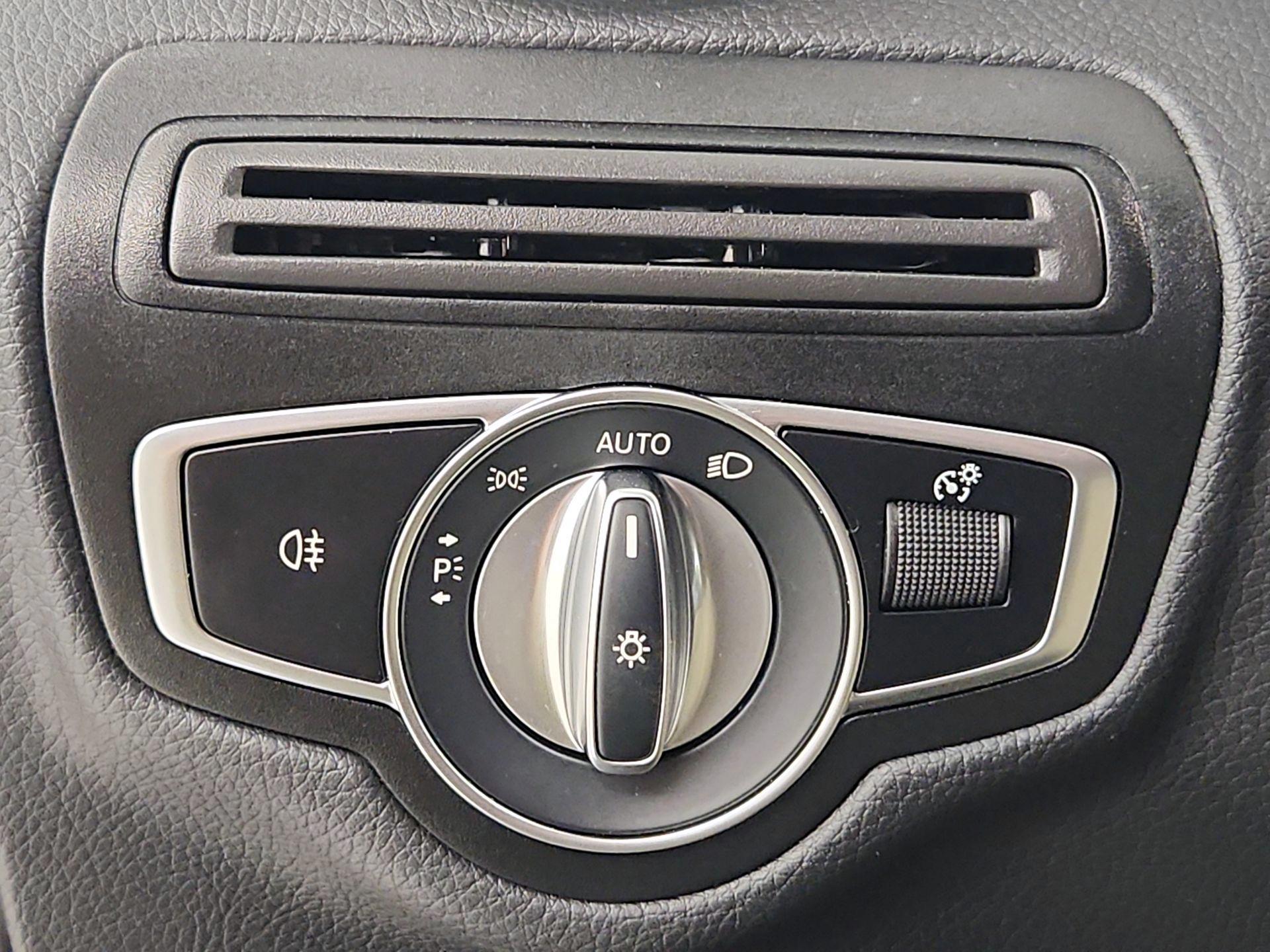 Thumbnail: 2022 Mercedes-Benz GLC - 13