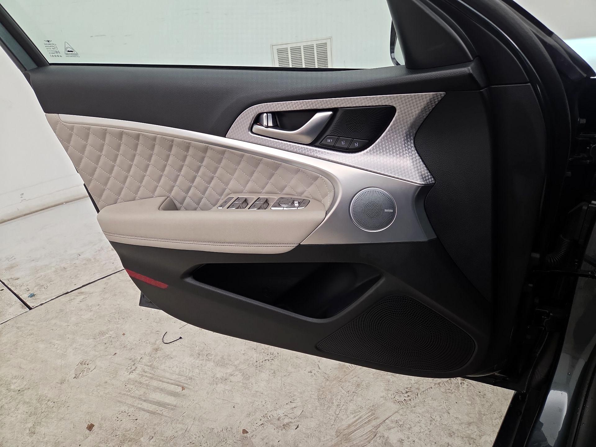 Thumbnail: 2023 Genesis G70 - 12