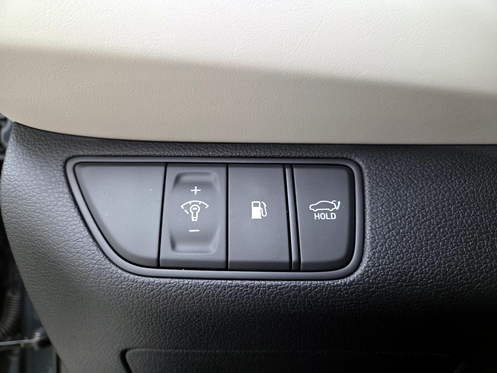 Thumbnail: 2023 Genesis G70 - 13