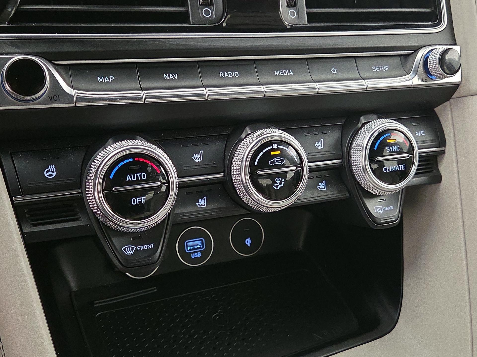 Thumbnail: 2023 Genesis G70 - 17