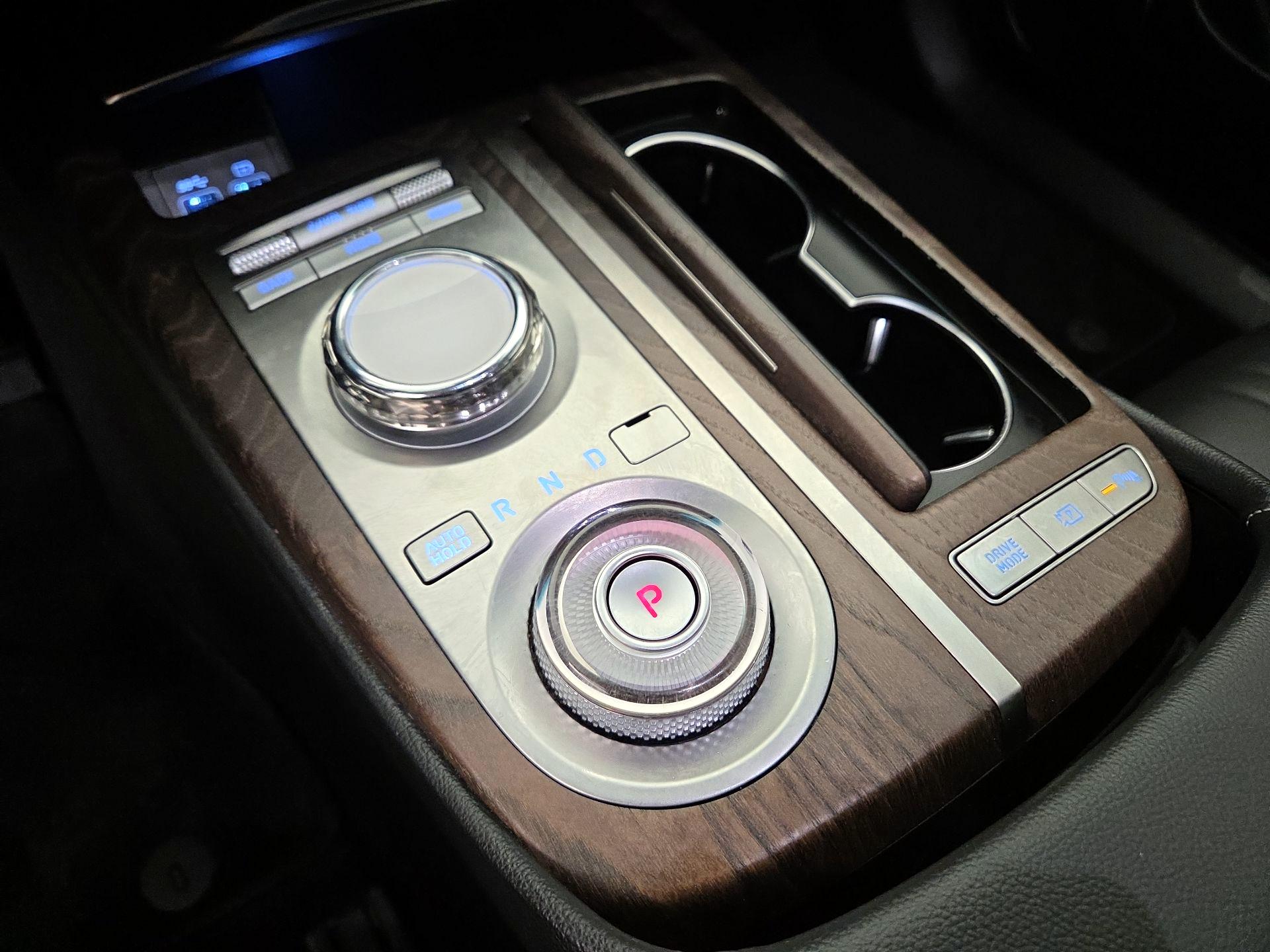 Thumbnail: 2023 Genesis G80 - 17