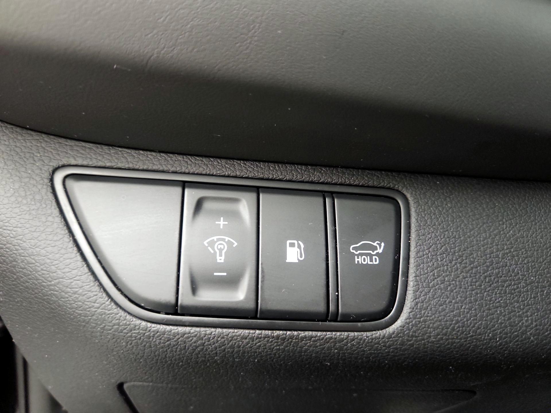 Thumbnail: 2023 Genesis G70 - 11