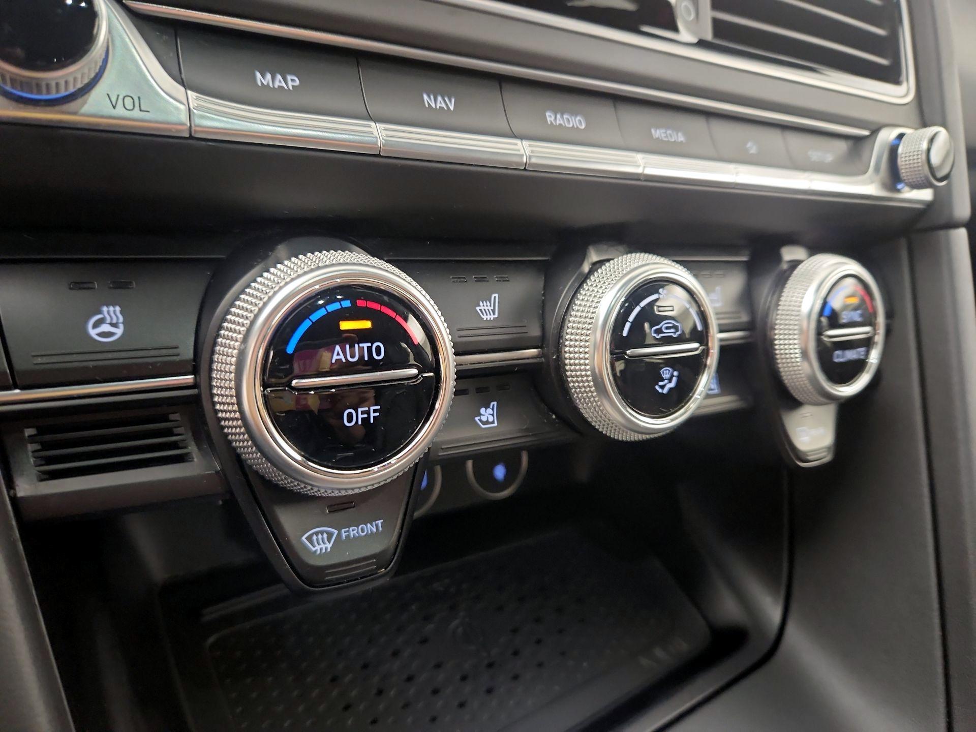 Thumbnail: 2023 Genesis G70 - 15