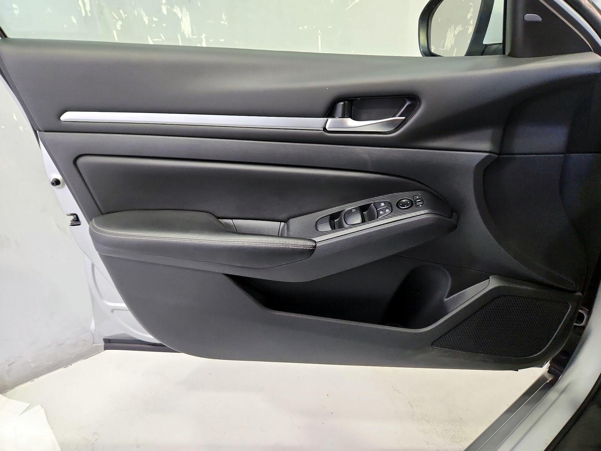 Thumbnail: 2022 Nissan Altima - 12