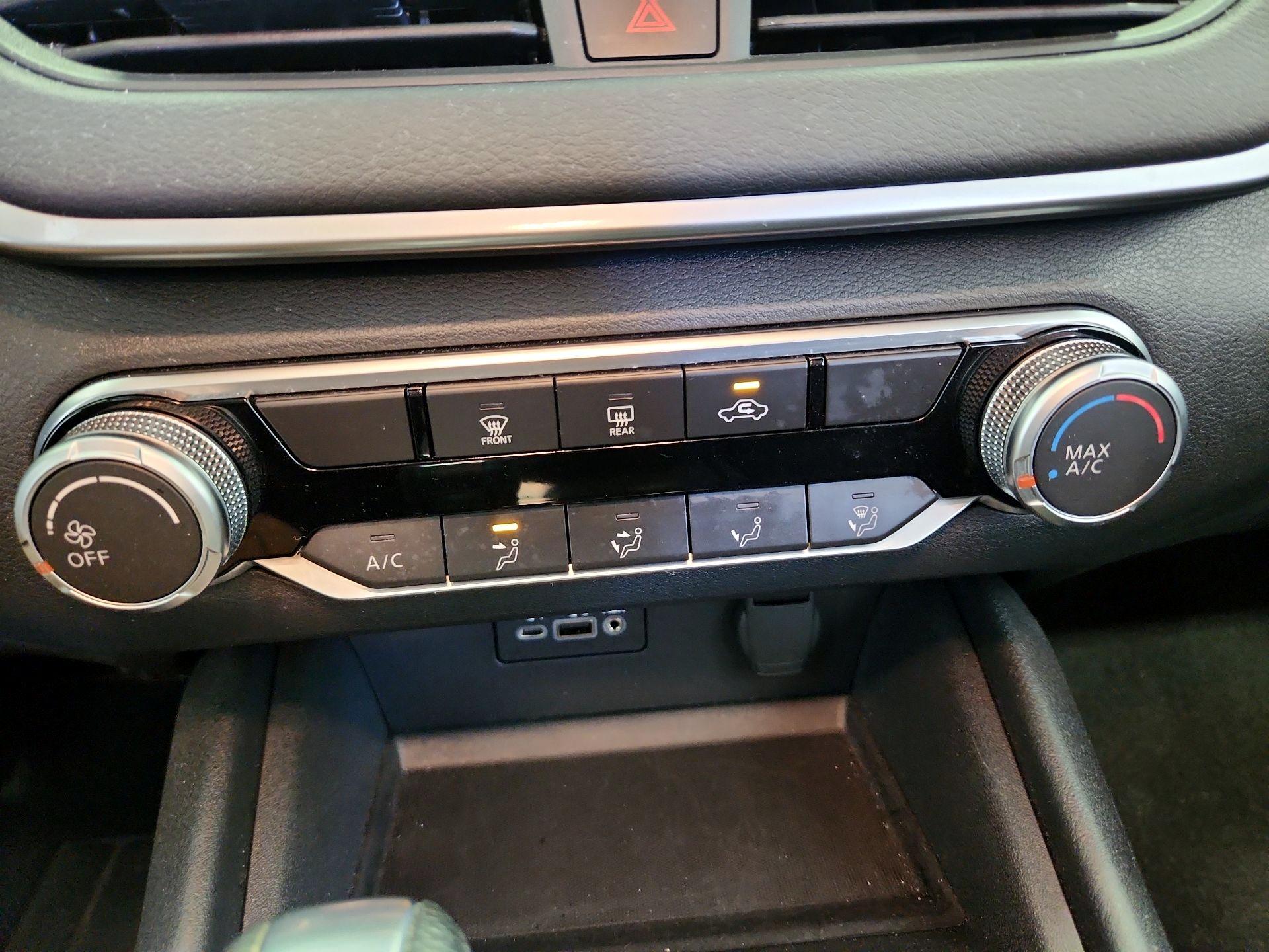 Thumbnail: 2022 Nissan Altima - 16