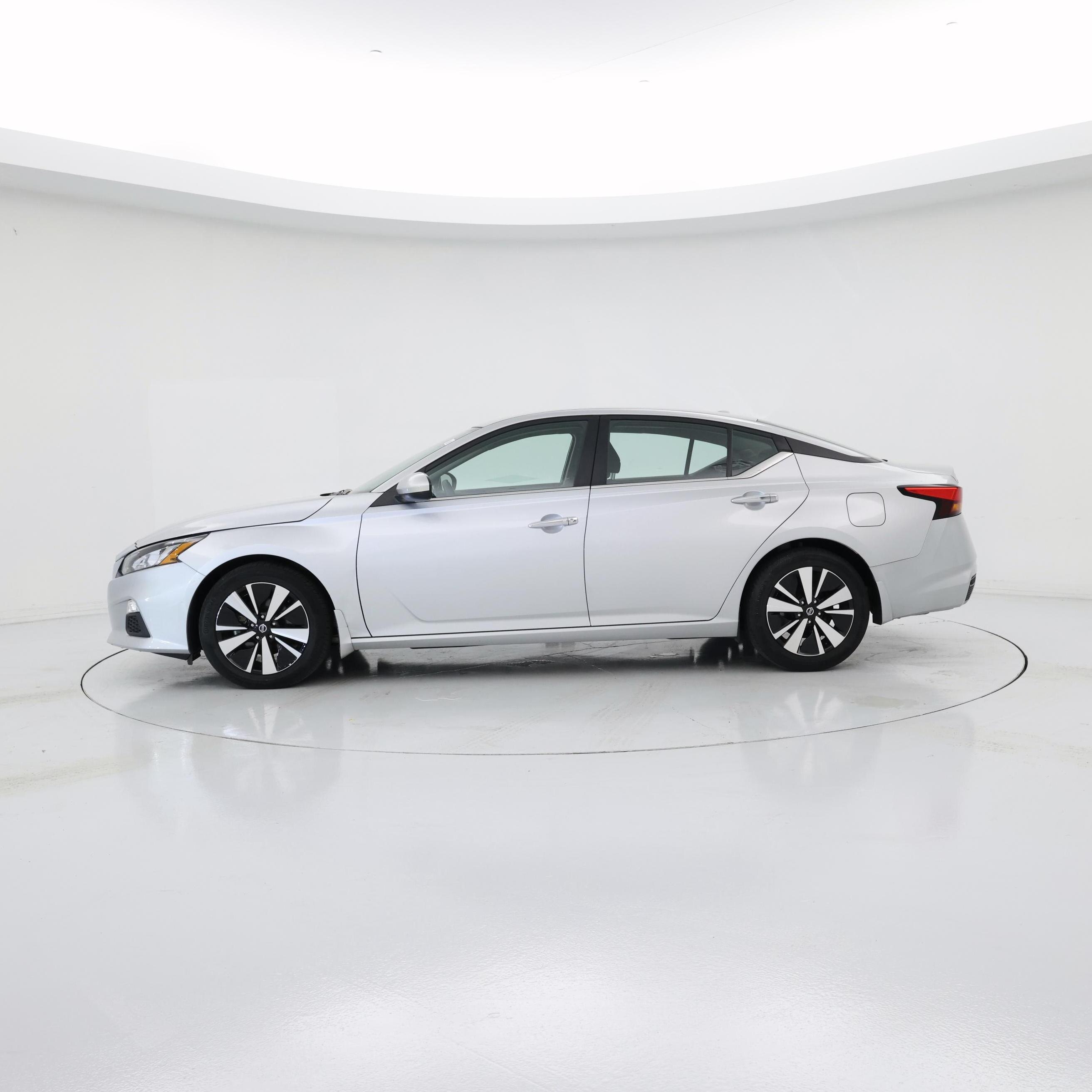 Thumbnail: 2022 Nissan Altima - 3