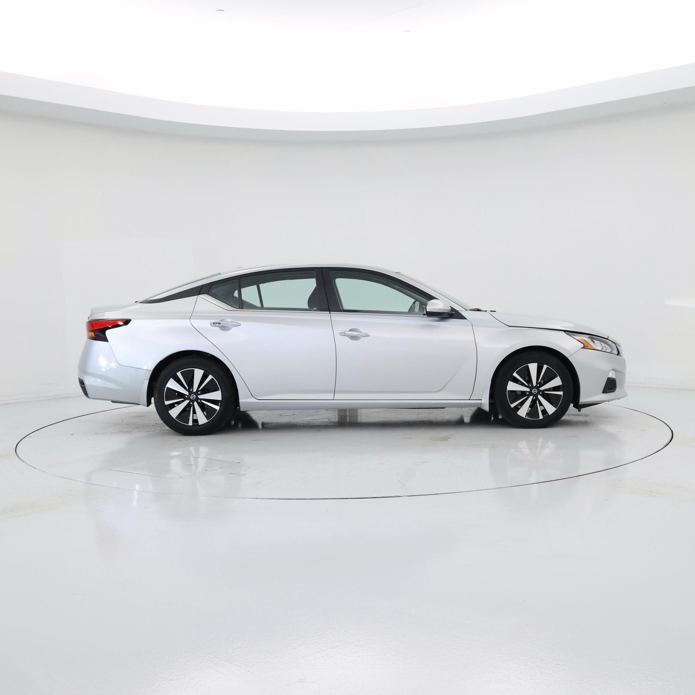 Thumbnail: 2022 Nissan Altima - 7