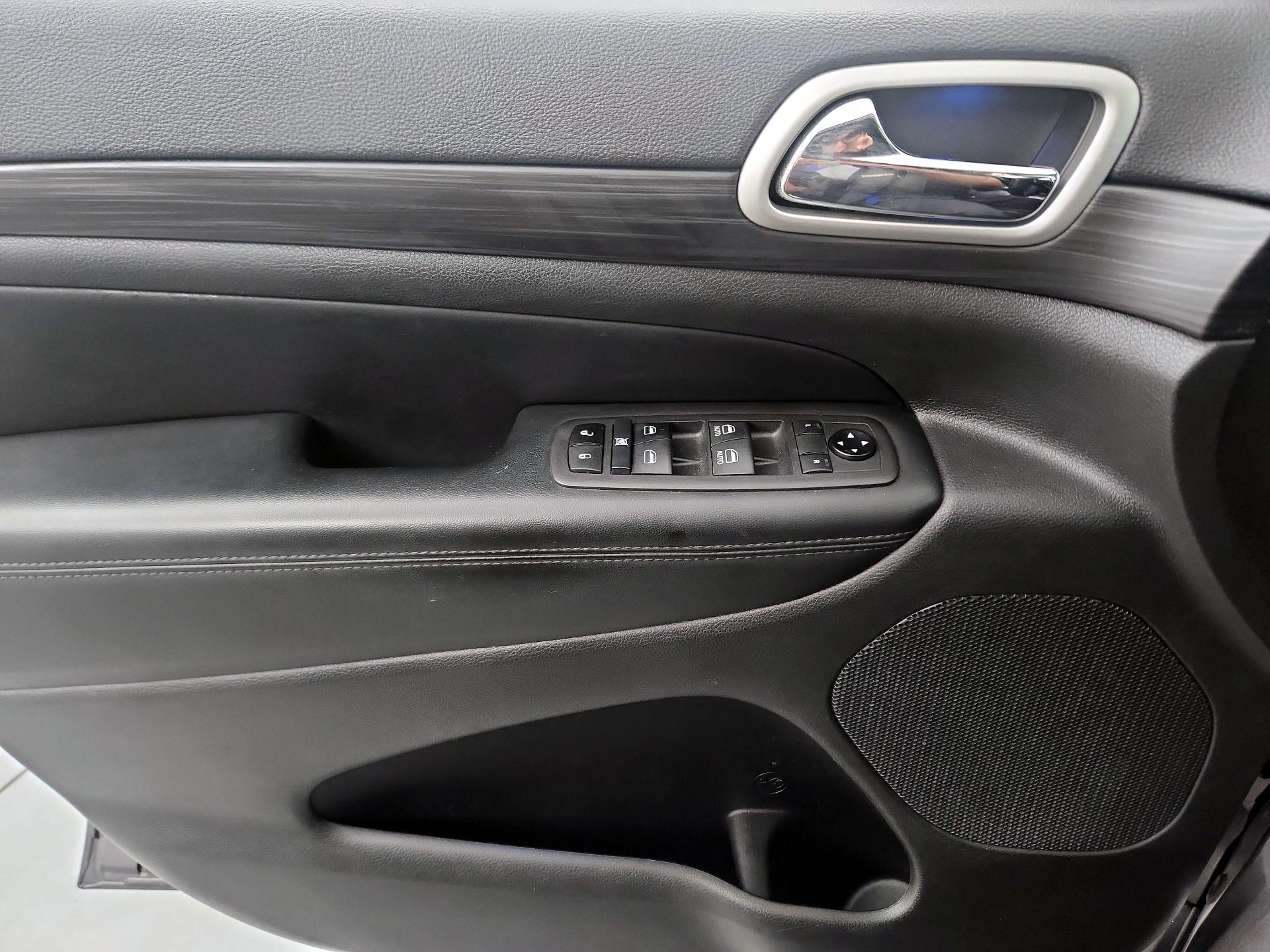 Thumbnail: 2021 Jeep Grand Cherokee - 10