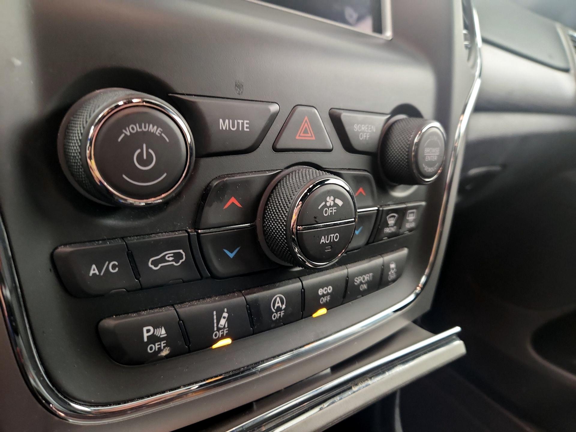 Thumbnail: 2021 Jeep Grand Cherokee - 14