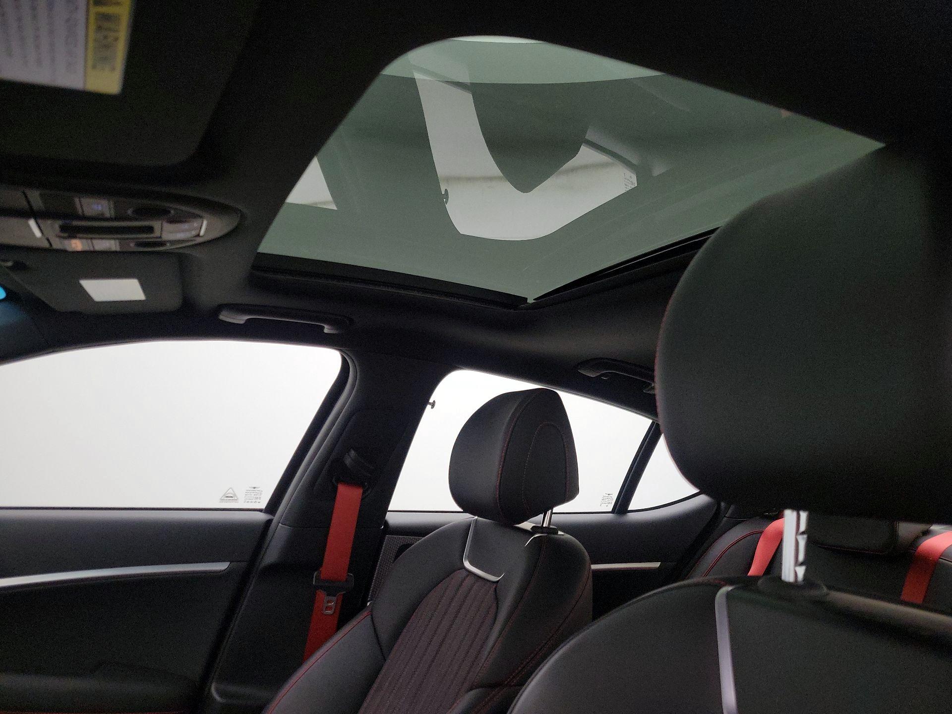 Thumbnail: 2023 Genesis G70 - 20