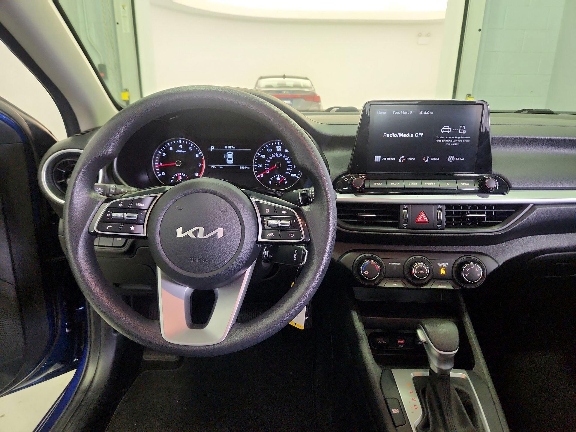 Thumbnail: 2023 Kia Forte - 9