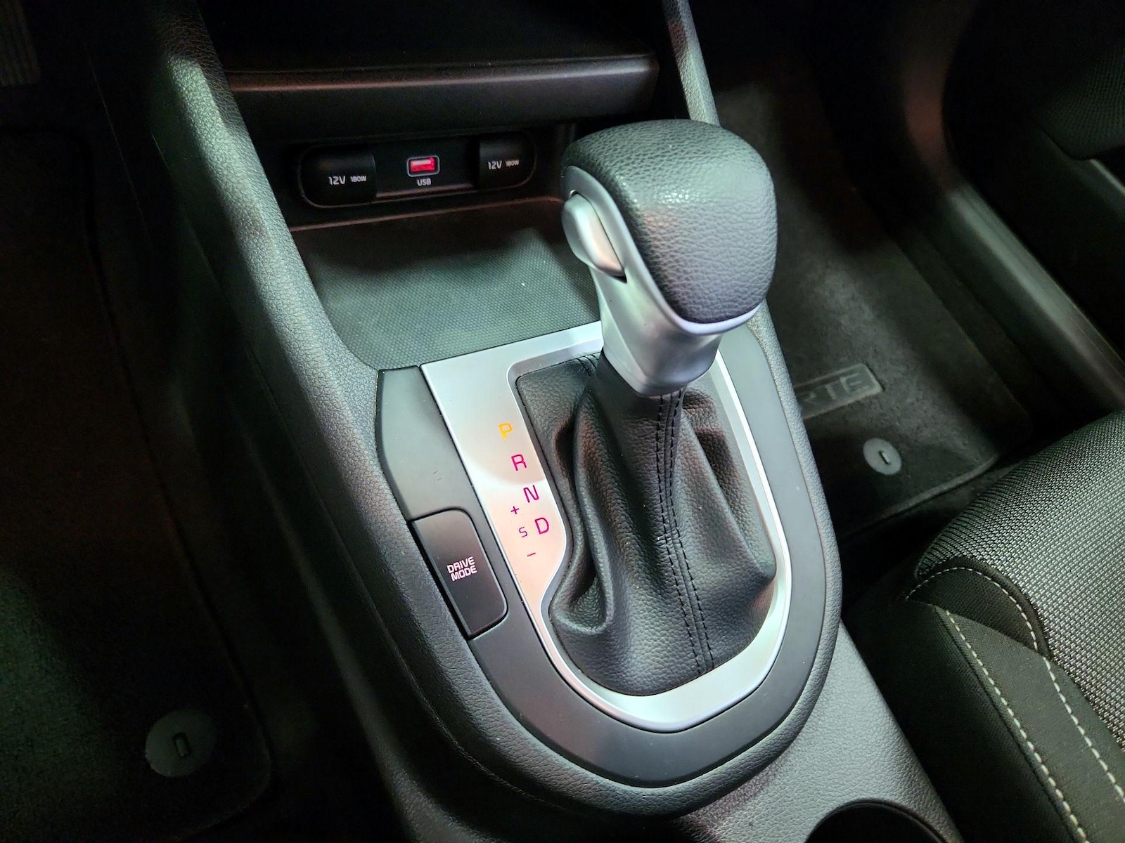 2023 Kia Forte LXS - Photo 18