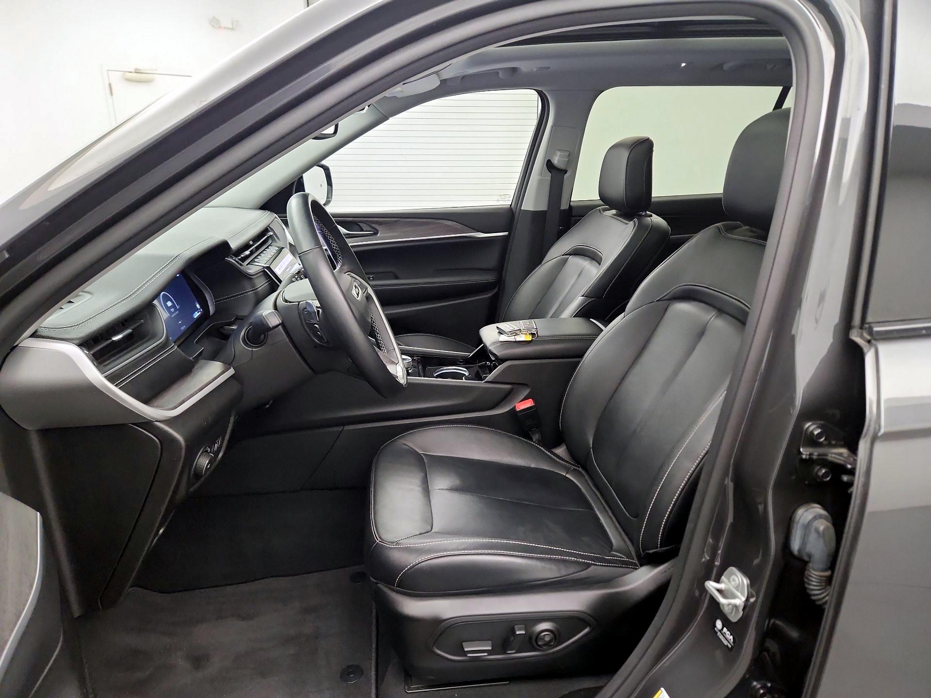 Thumbnail: 2022 Jeep Grand Cherokee L - 11