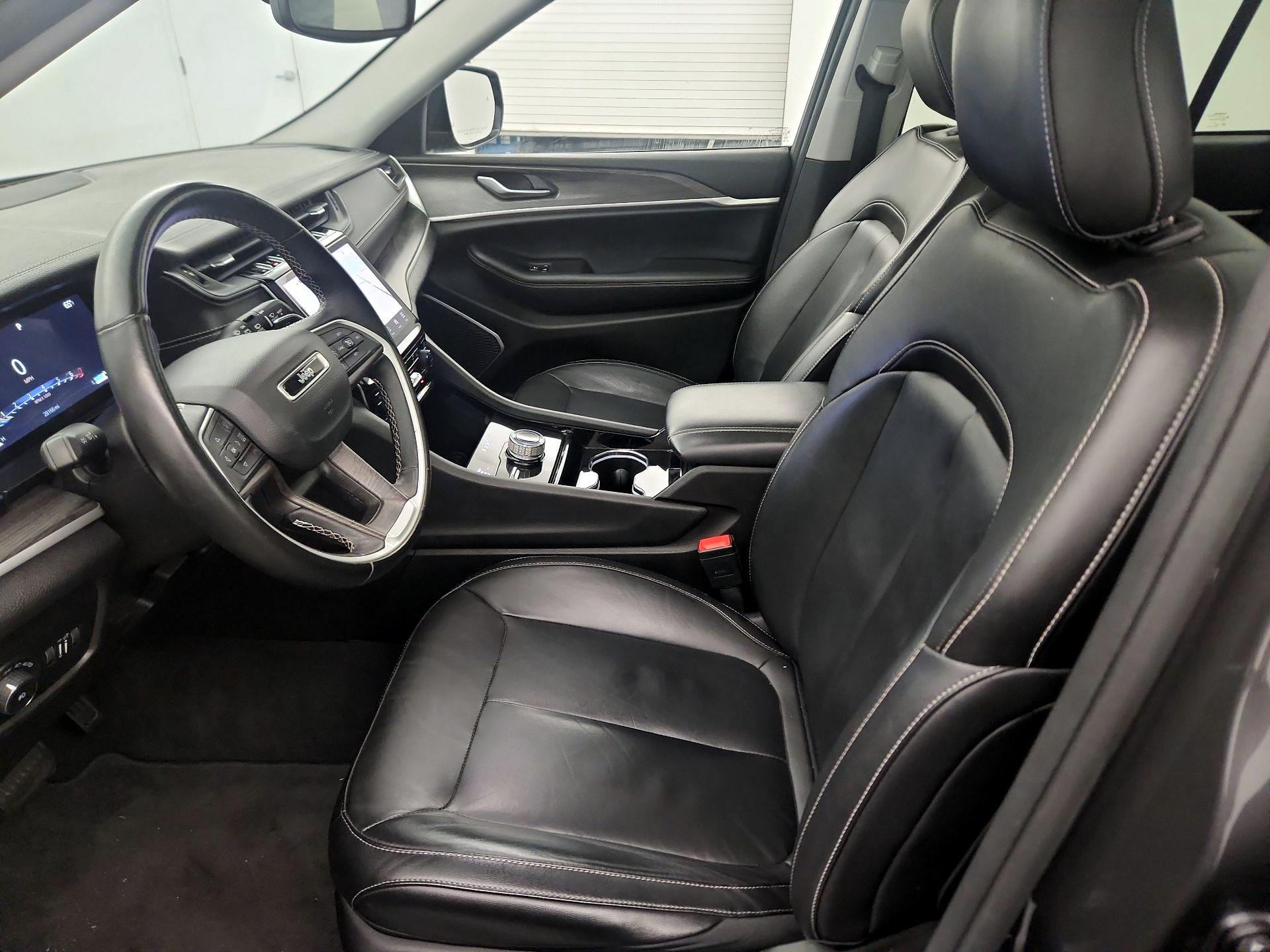 Thumbnail: 2022 Jeep Grand Cherokee - 9