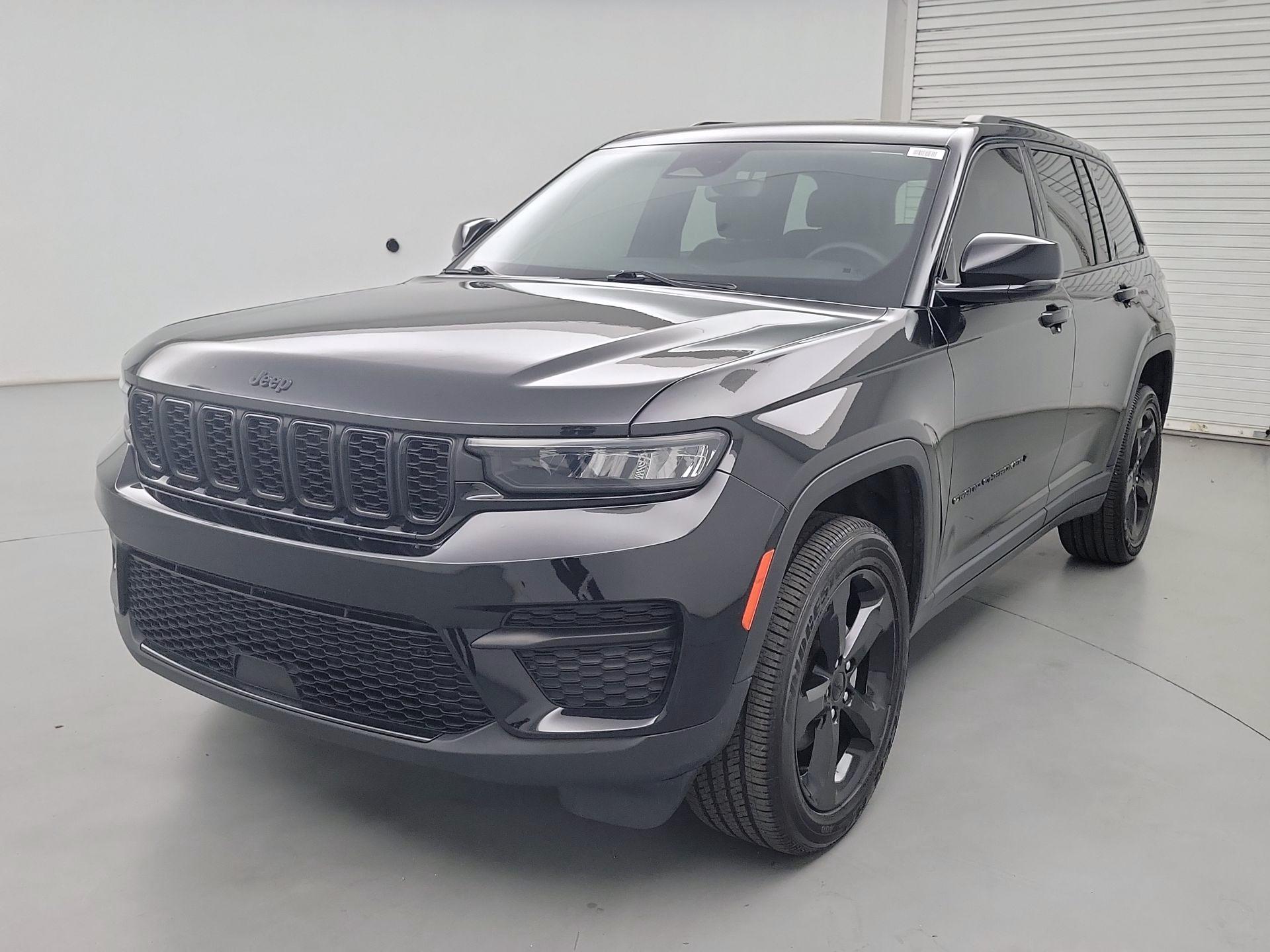 Thumbnail: 2023 Jeep Grand Cherokee - 3