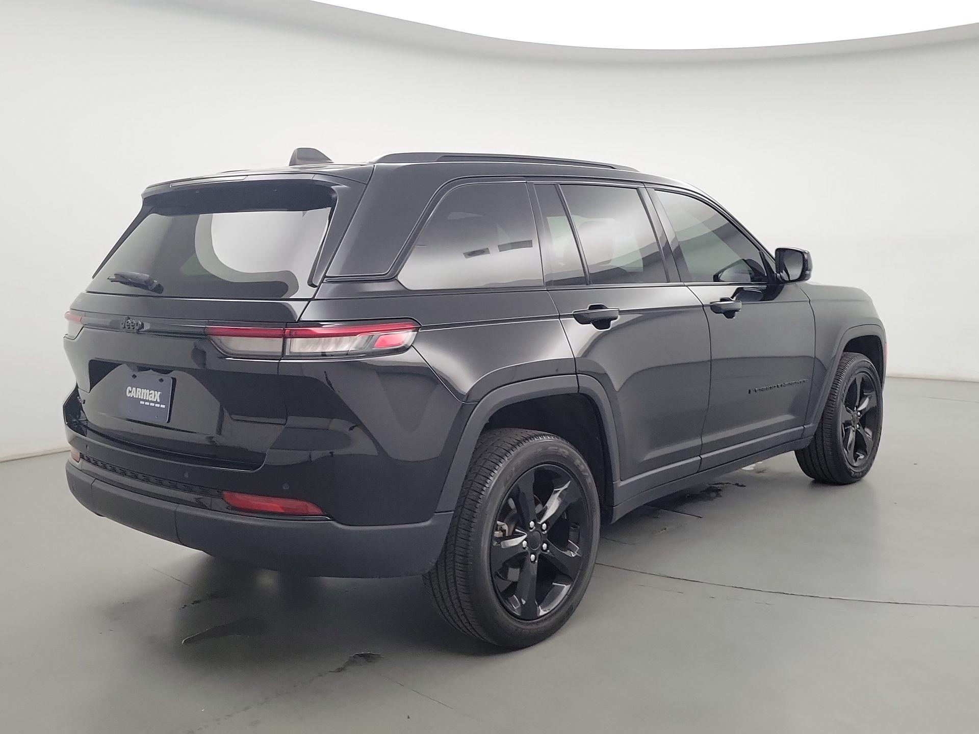 Thumbnail: 2023 Jeep Grand Cherokee - 5