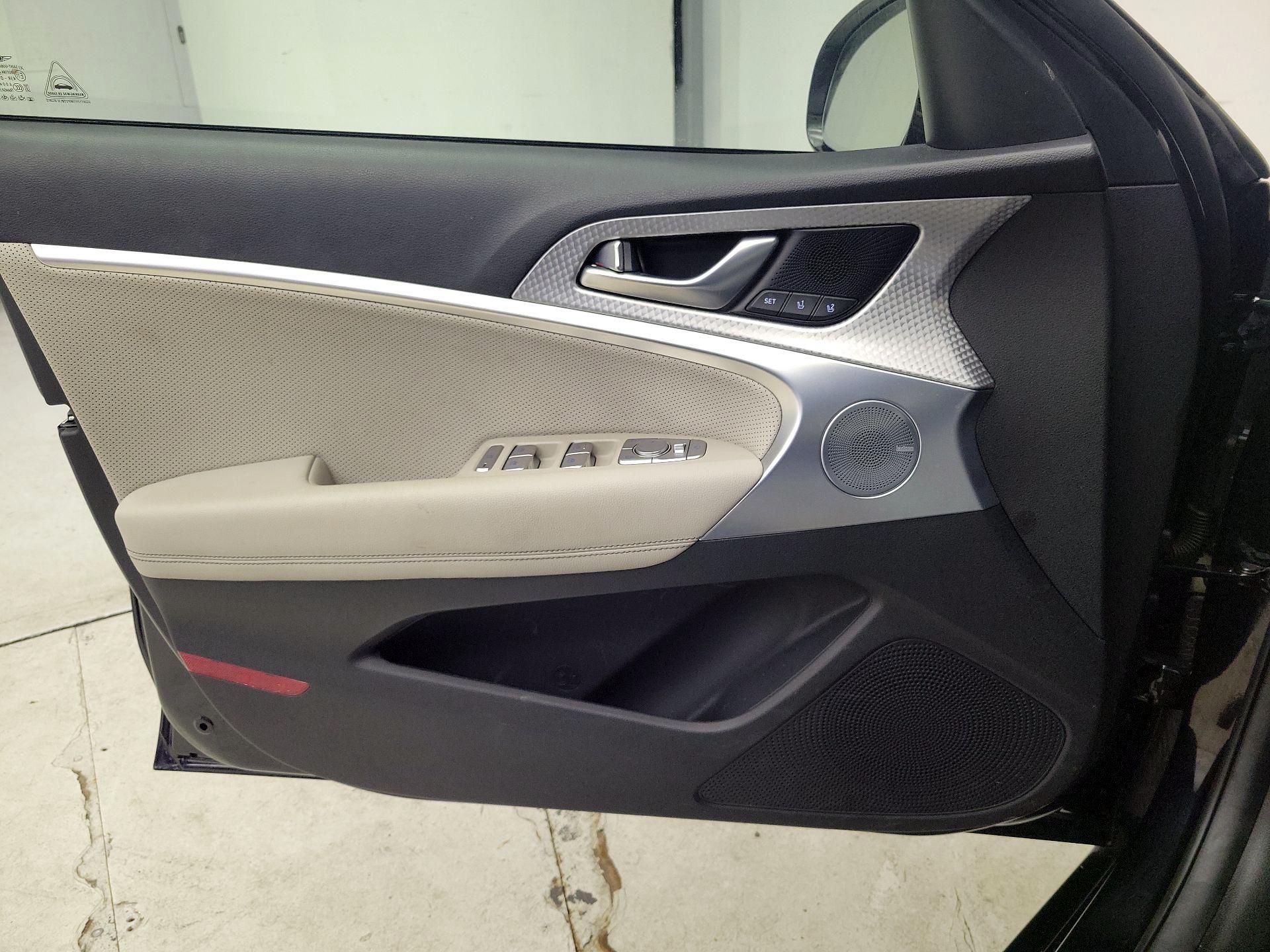 Thumbnail: 2023 Genesis G70 - 12