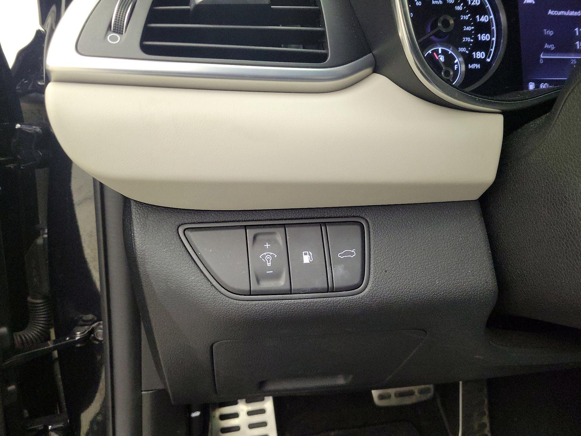 Thumbnail: 2023 Genesis G70 - 13