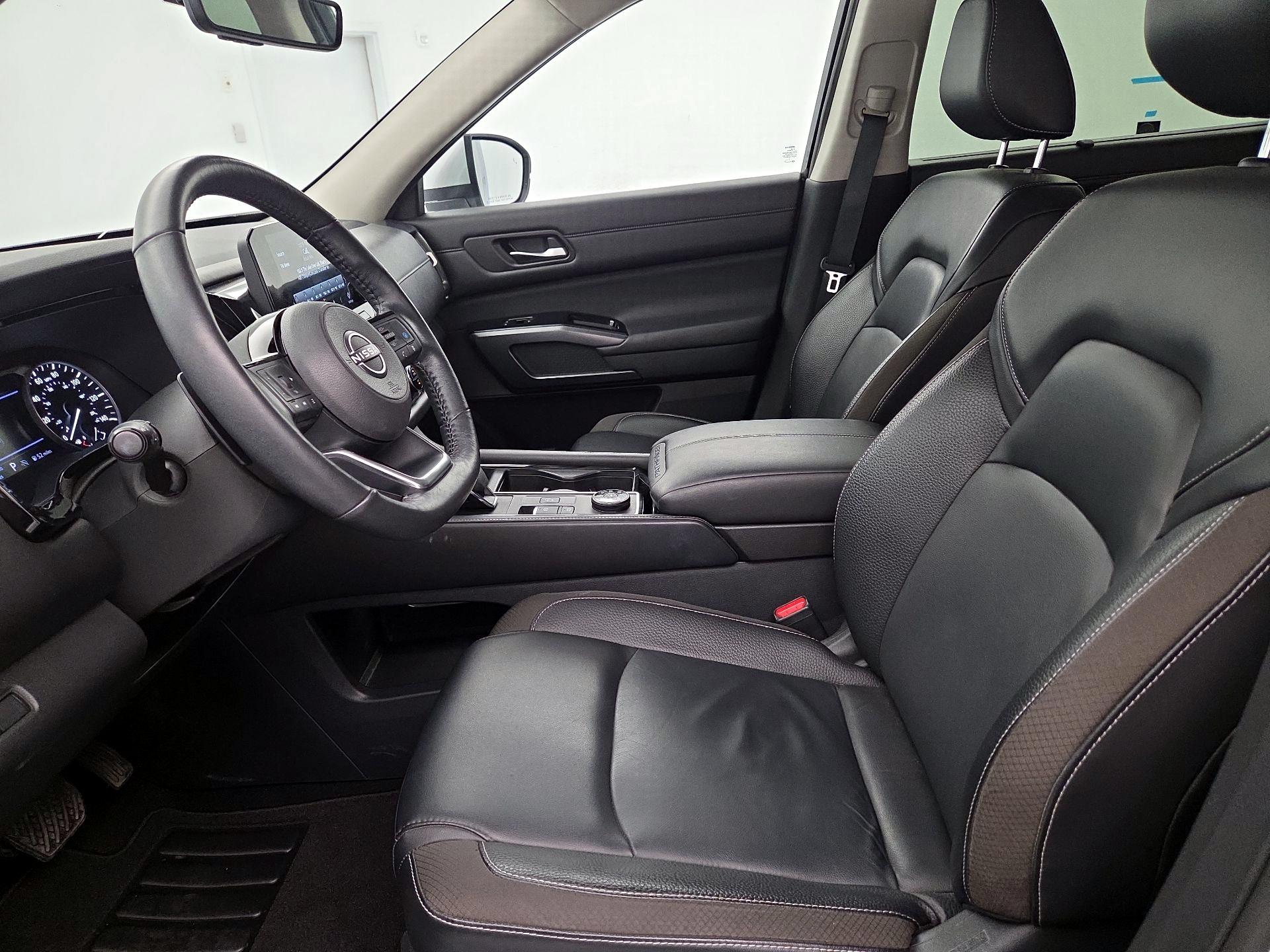 Thumbnail: 2023 Nissan Pathfinder - 11