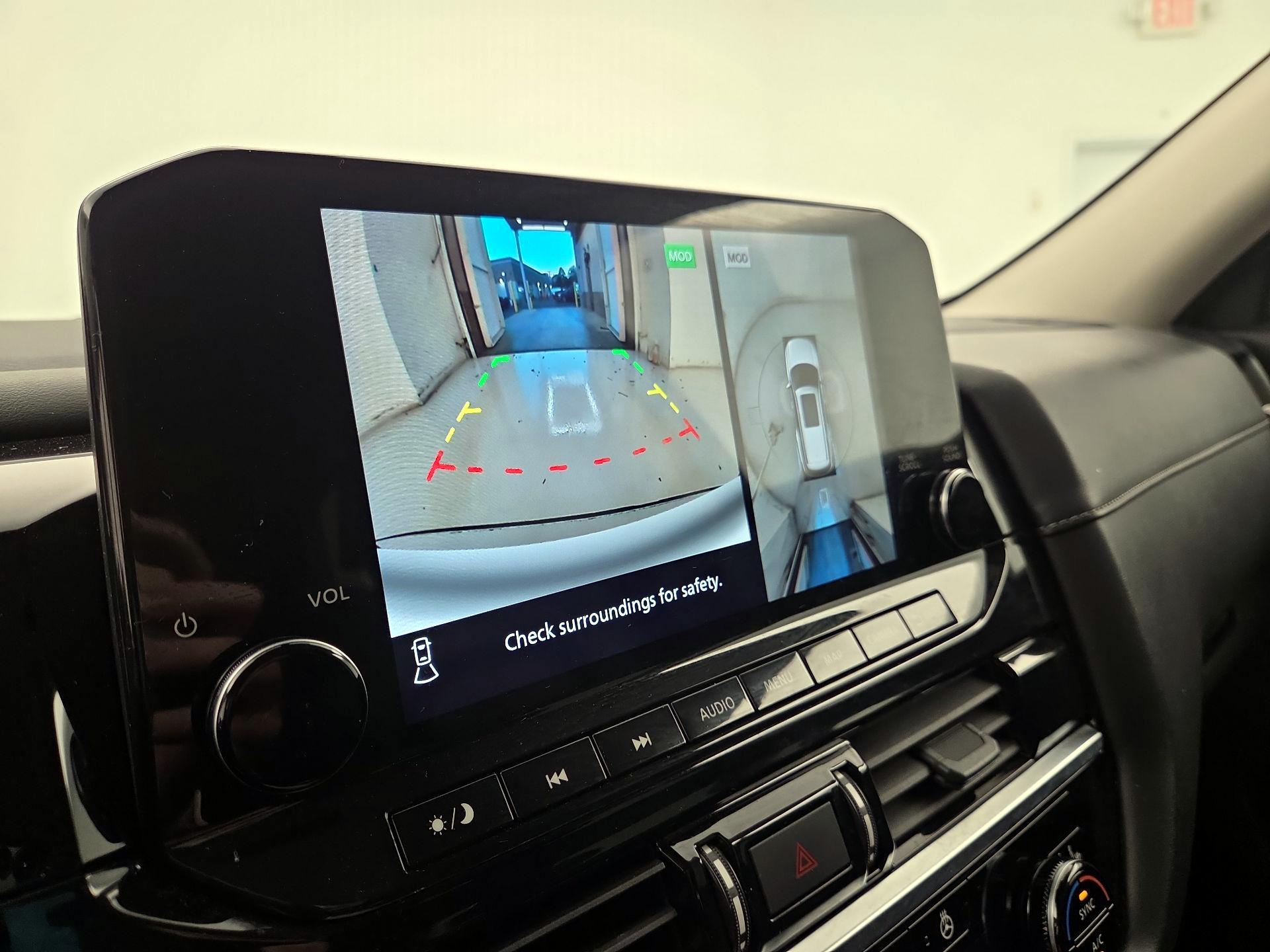 Thumbnail: 2023 Nissan Pathfinder - 14