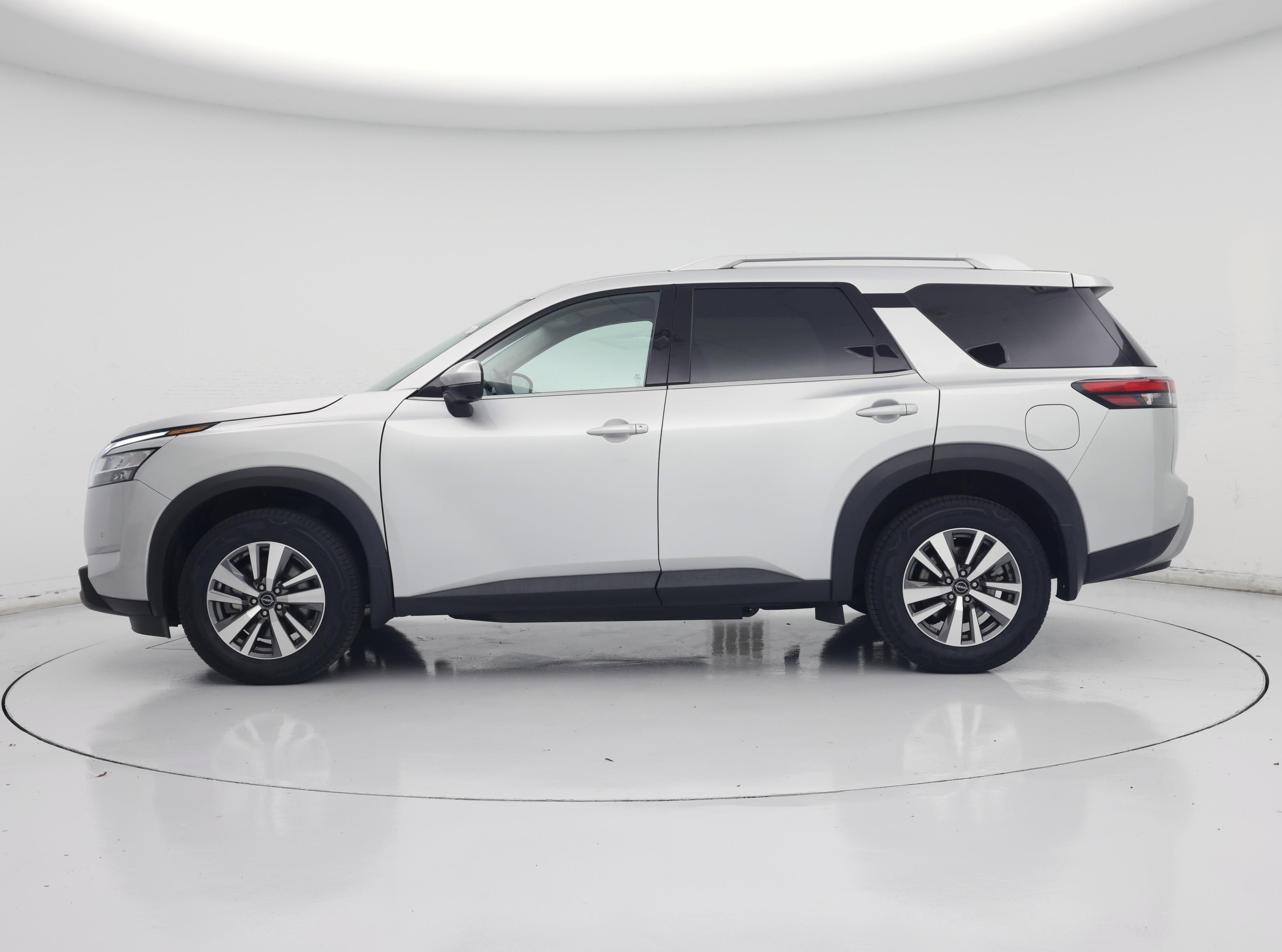 Thumbnail: 2023 Nissan Pathfinder - 3