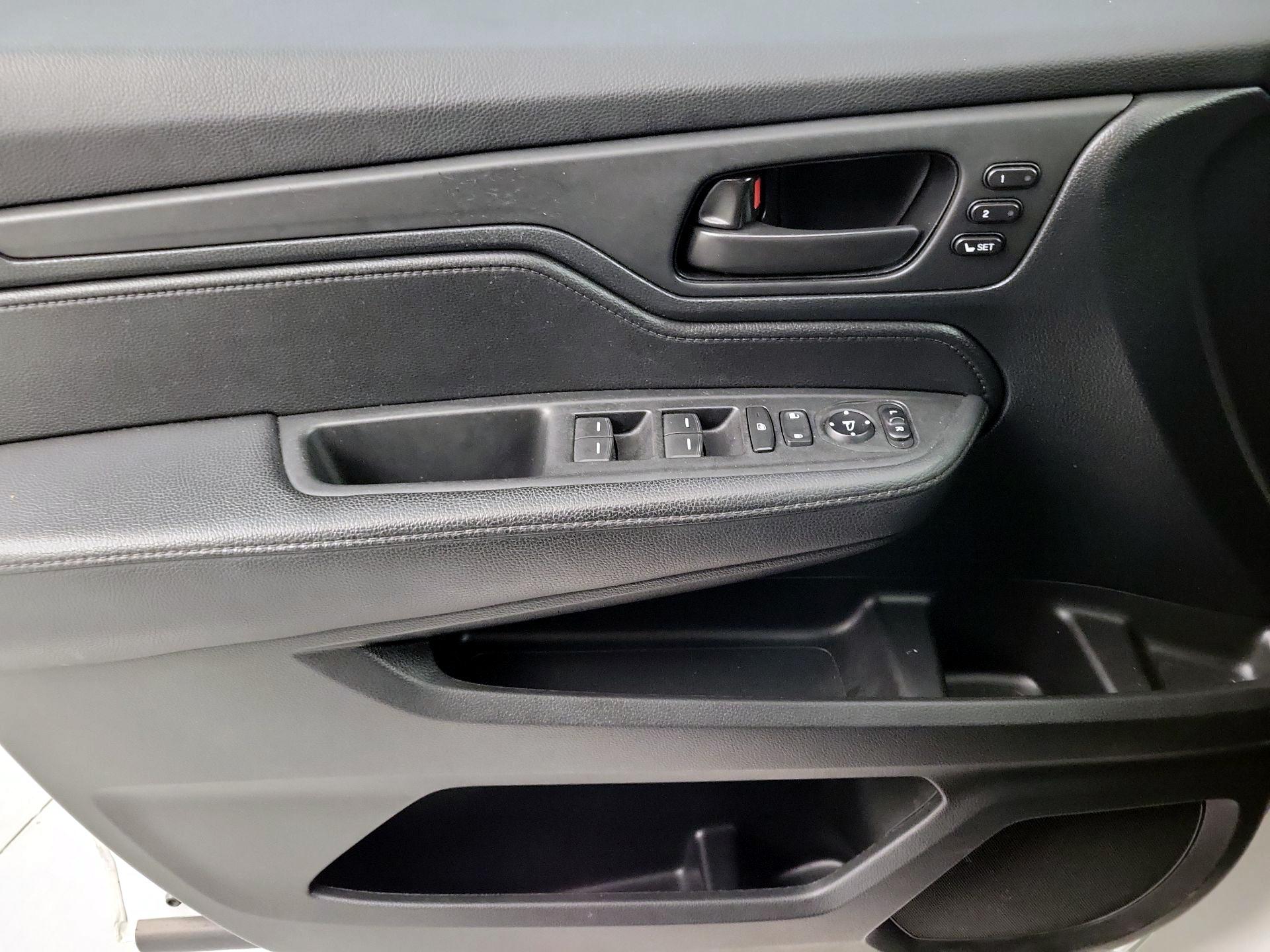 Thumbnail: 2023 Honda Odyssey - 10