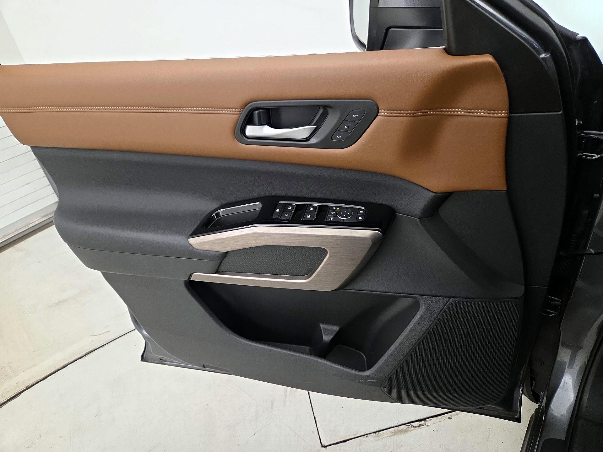 Thumbnail: 2023 Nissan Pathfinder - 12