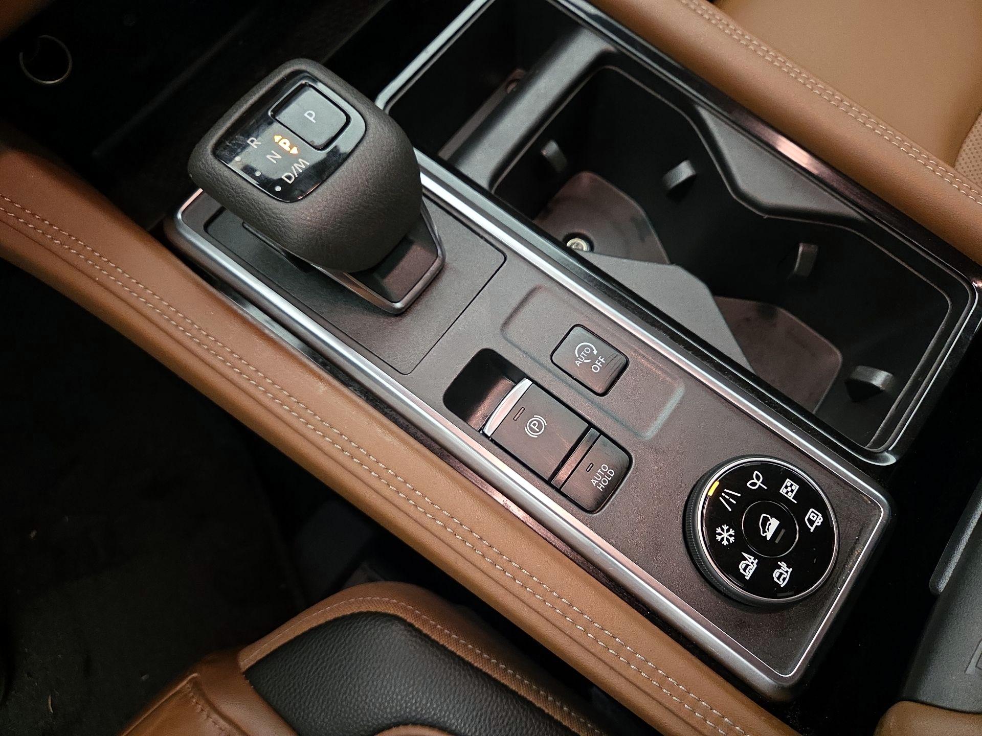 Thumbnail: 2023 Nissan Pathfinder - 18